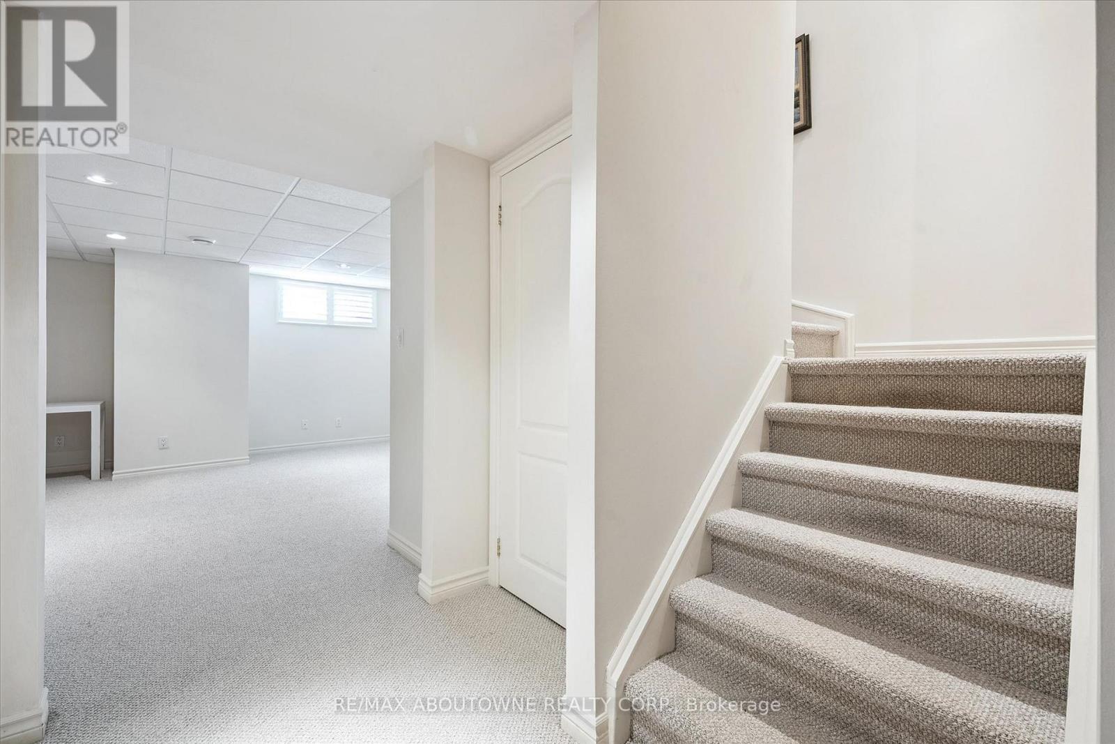 2484 Capilano Crescent, Oakville, Ontario  L6H 6L4 - Photo 35 - W12976508