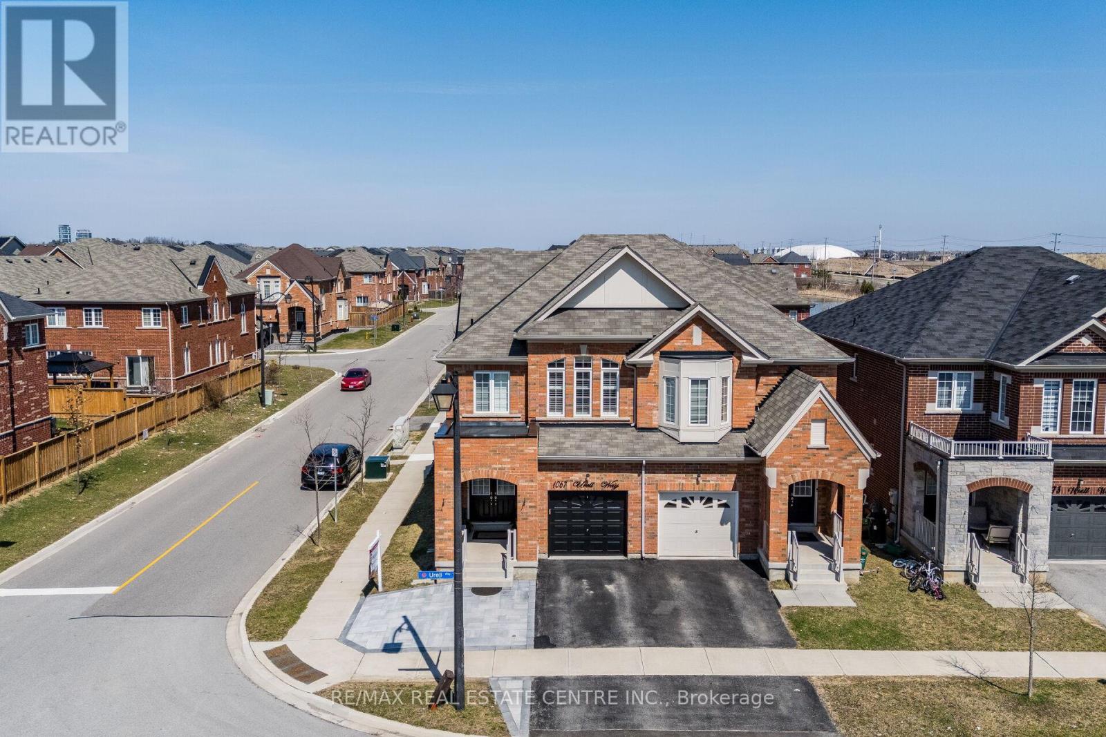 1067 Urell Way, Milton, Ontario  L9T 8V5 - Photo 3 - W12976518