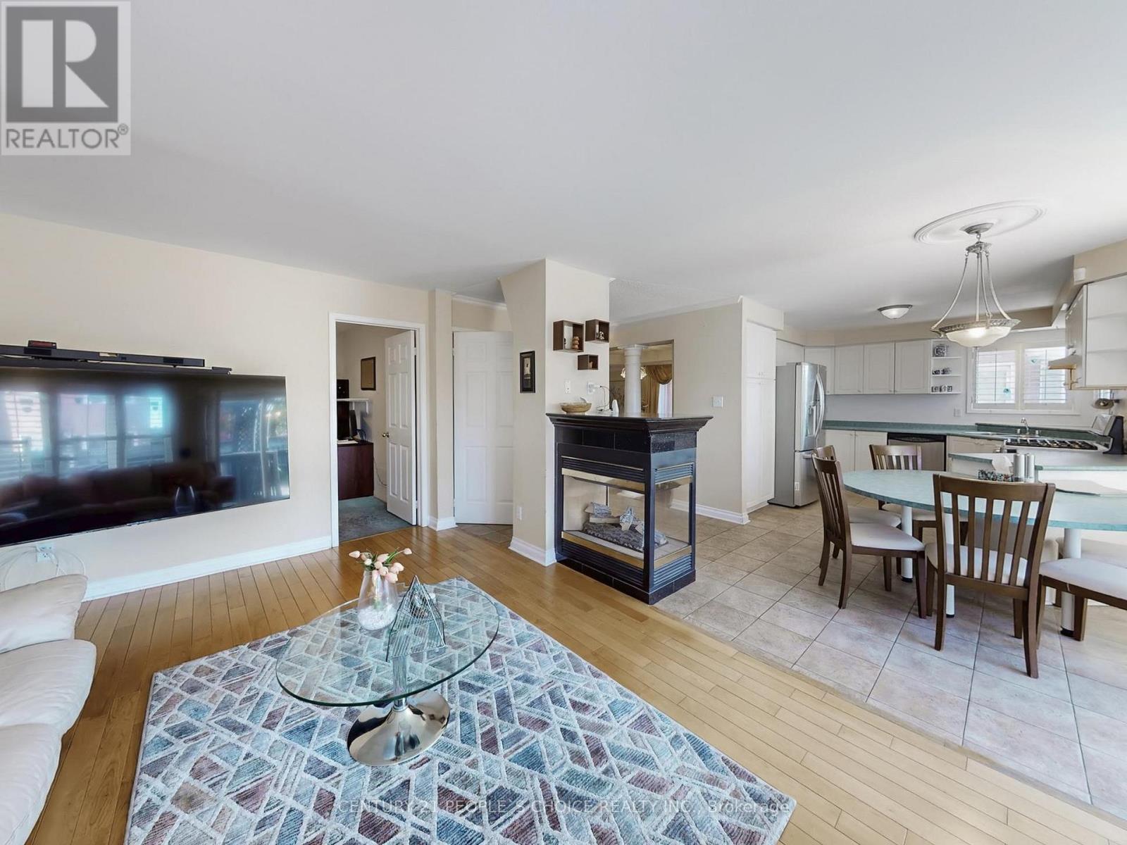 5591 Loonlake Avenue, Mississauga, Ontario  L5V 2E2 - Photo 10 - W12976532