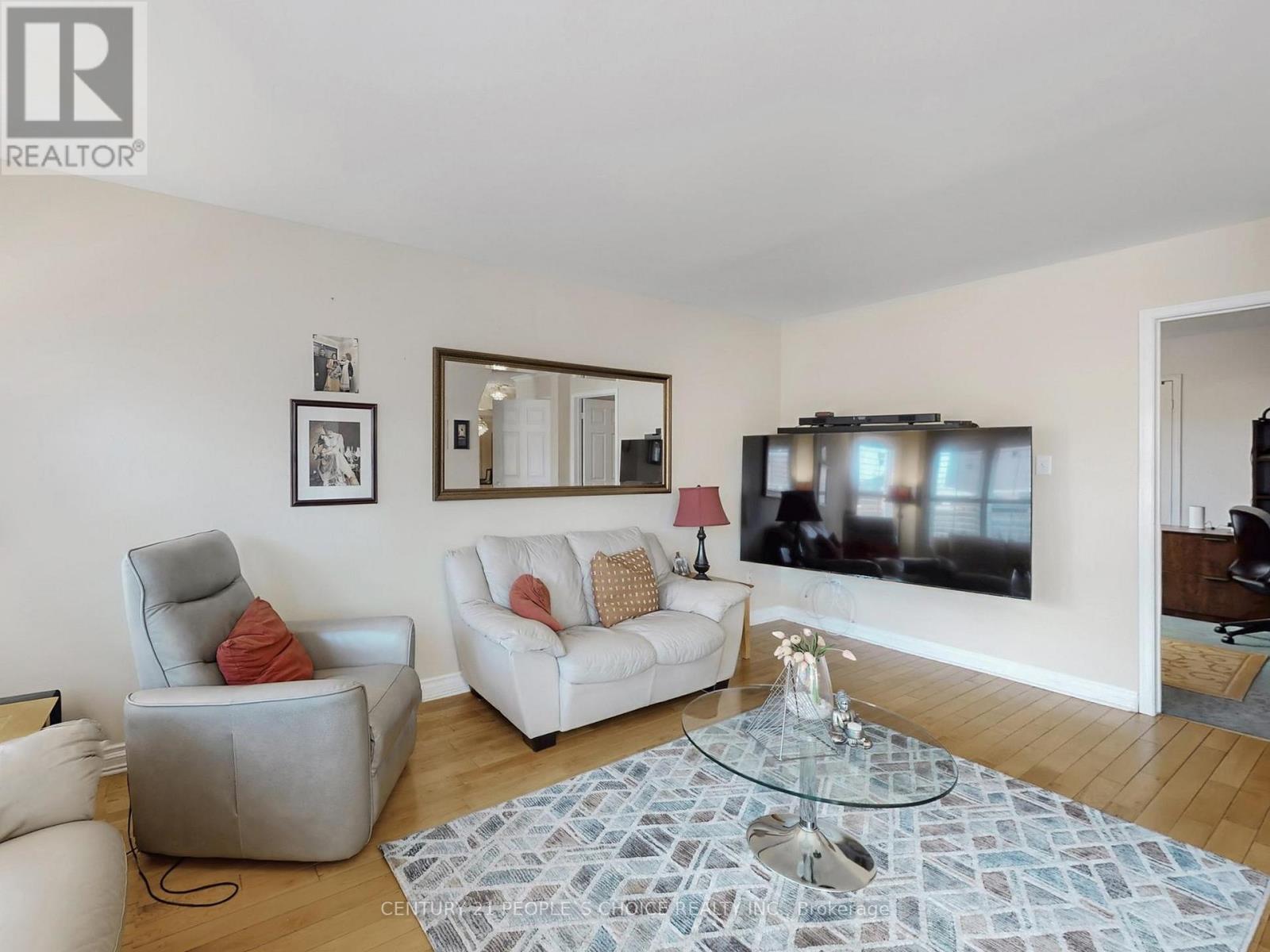 5591 Loonlake Avenue, Mississauga, Ontario  L5V 2E2 - Photo 11 - W12976532