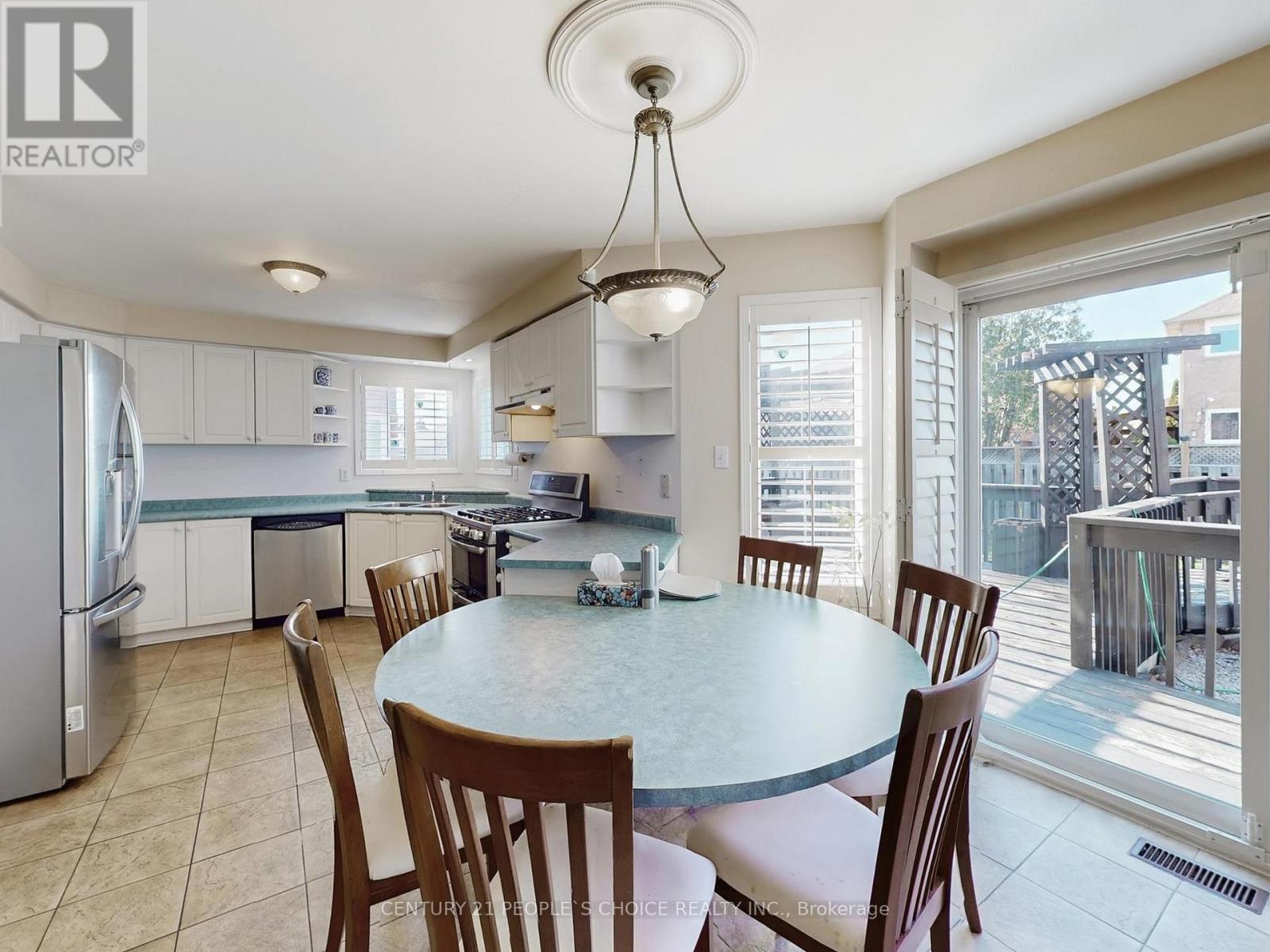 5591 Loonlake Avenue, Mississauga, Ontario  L5V 2E2 - Photo 12 - W12976532