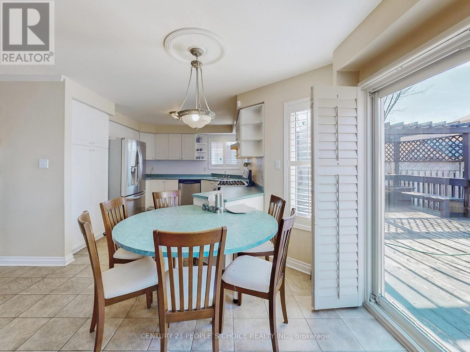 5591 Loonlake Avenue, Mississauga, Ontario  L5V 2E2 - Photo 13 - W12976532