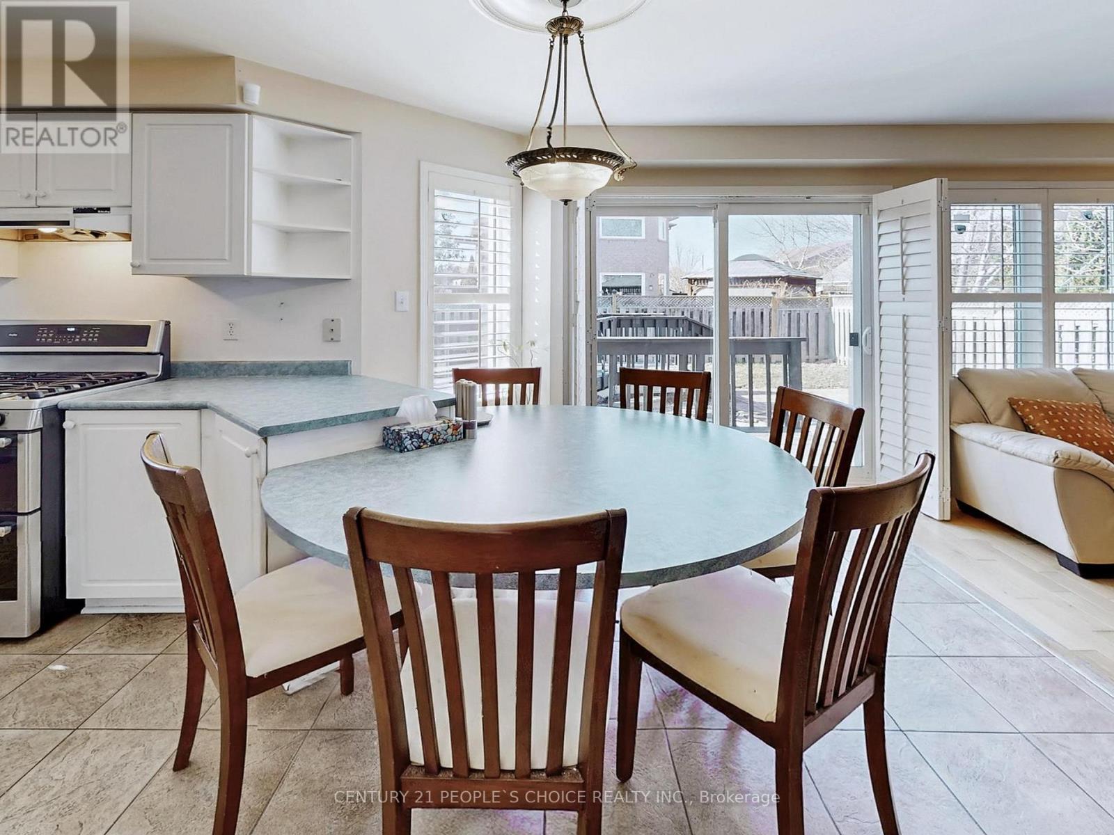 5591 Loonlake Avenue, Mississauga, Ontario  L5V 2E2 - Photo 15 - W12976532