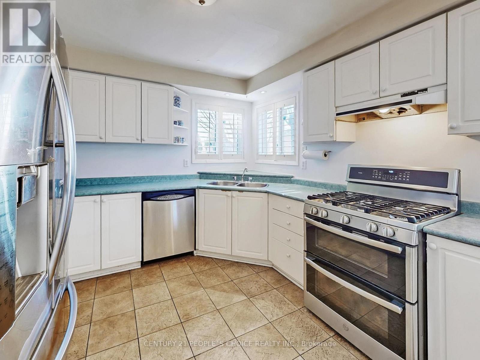 5591 Loonlake Avenue, Mississauga, Ontario  L5V 2E2 - Photo 16 - W12976532