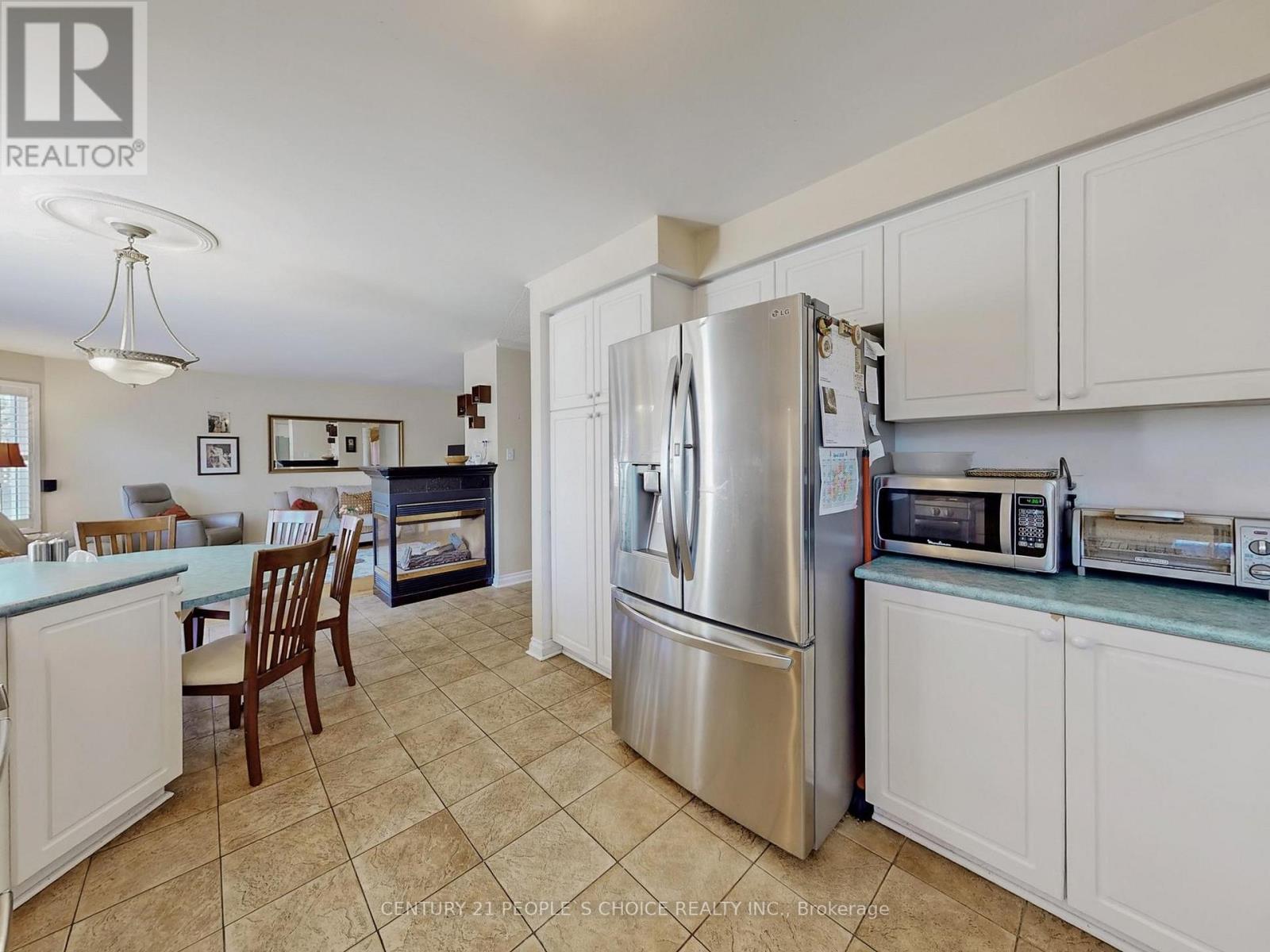 5591 Loonlake Avenue, Mississauga, Ontario  L5V 2E2 - Photo 17 - W12976532