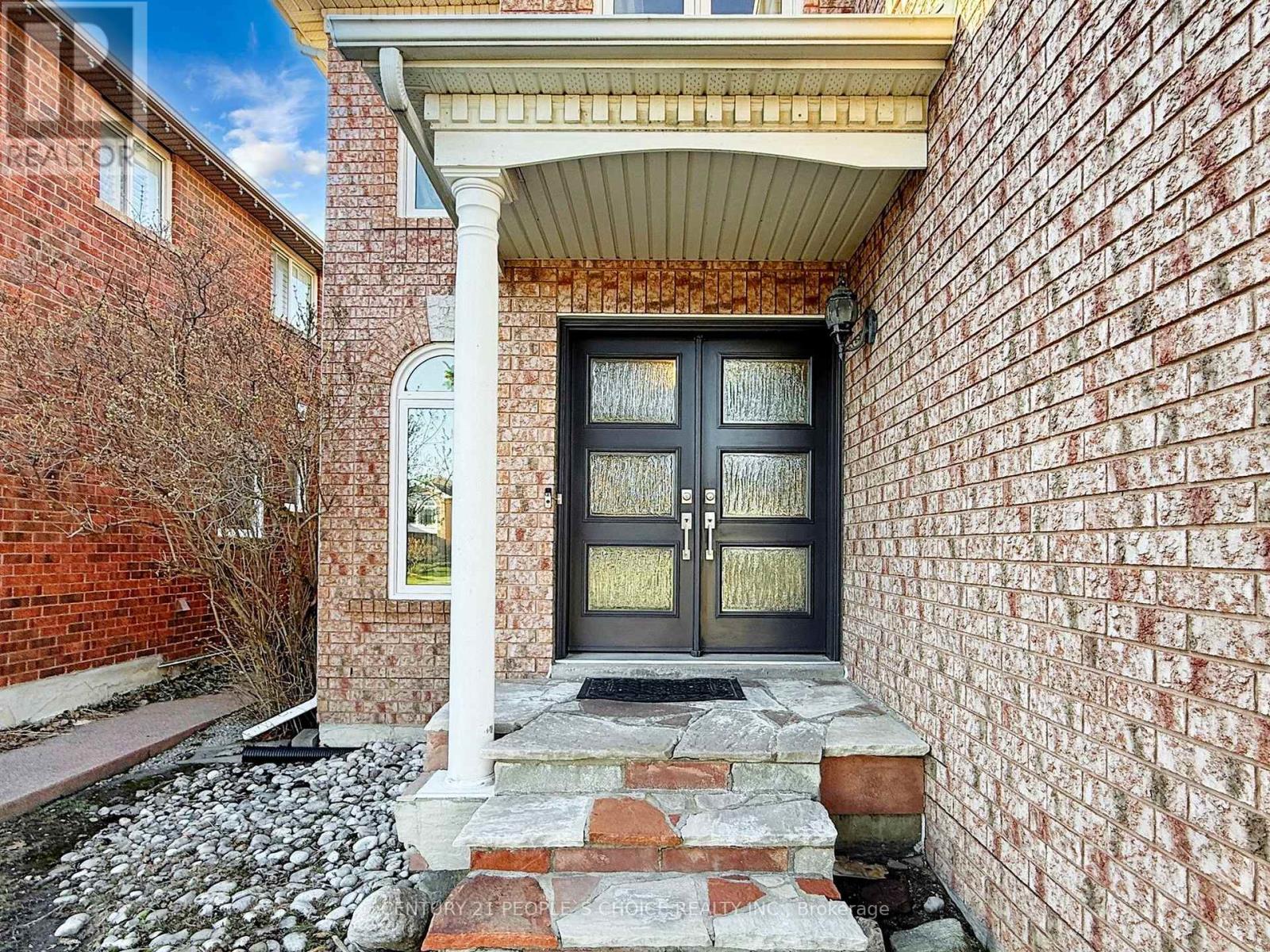 5591 Loonlake Avenue, Mississauga, Ontario  L5V 2E2 - Photo 2 - W12976532