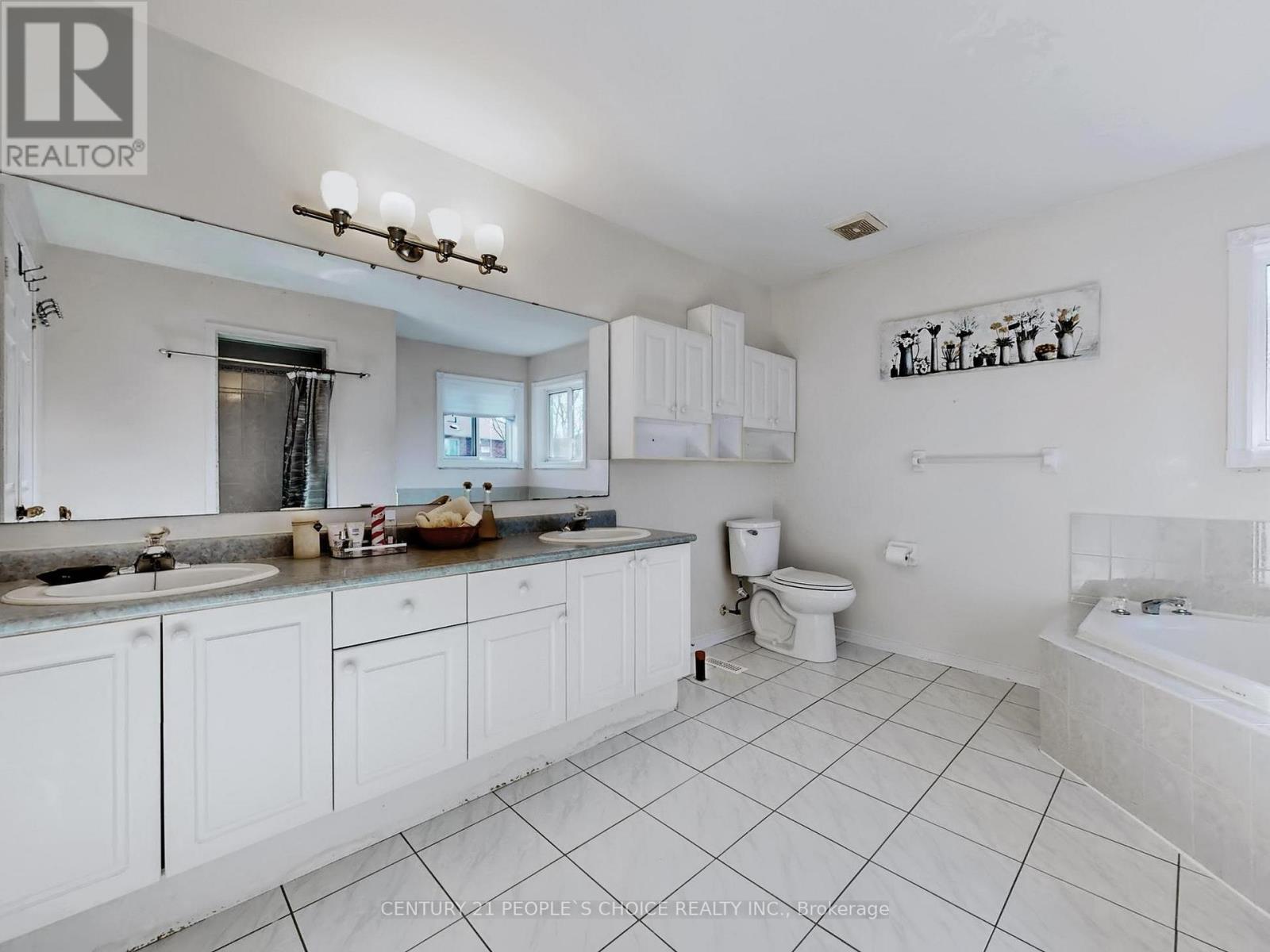 5591 Loonlake Avenue, Mississauga, Ontario  L5V 2E2 - Photo 32 - W12976532