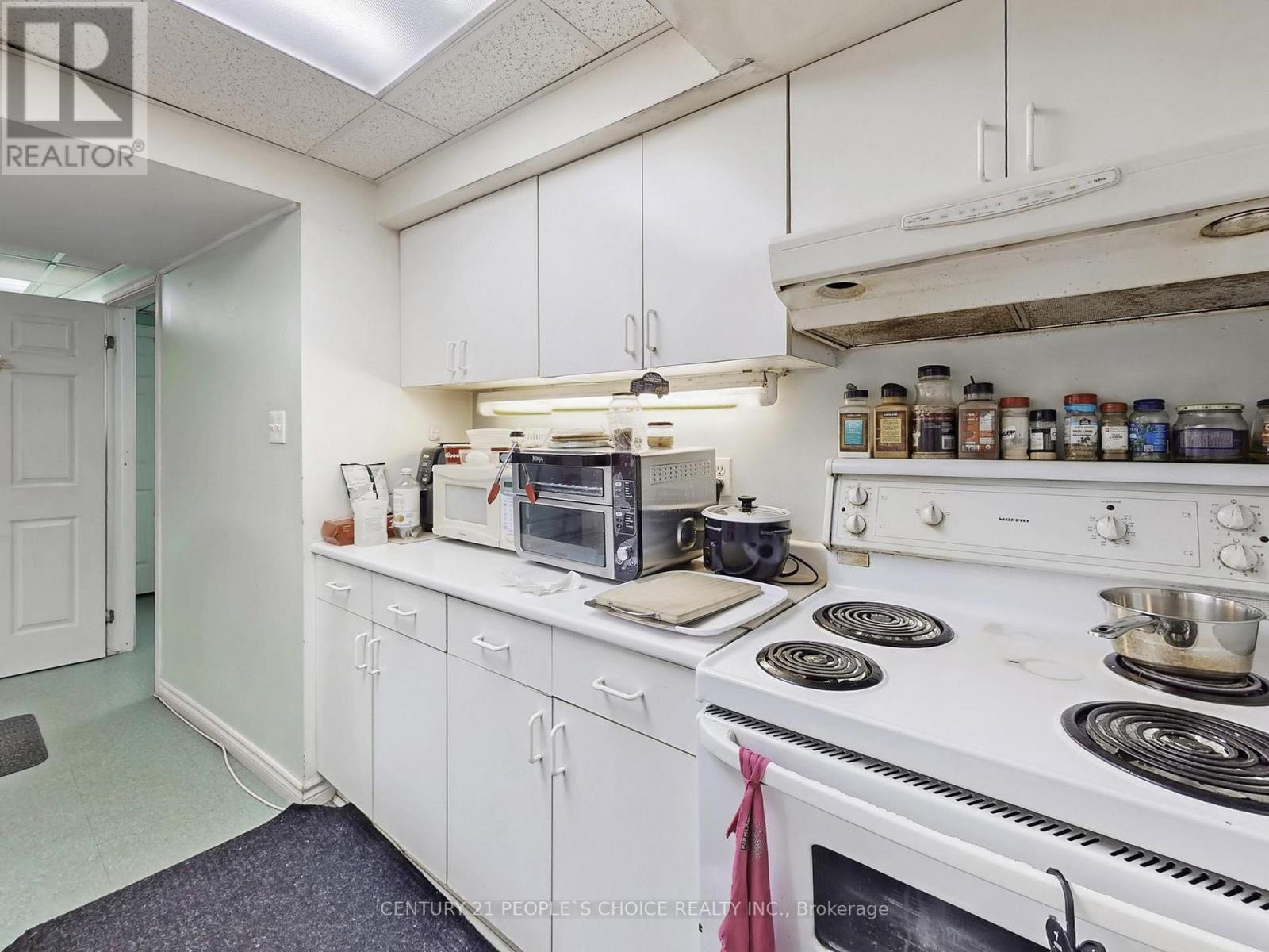 5591 Loonlake Avenue, Mississauga, Ontario  L5V 2E2 - Photo 45 - W12976532