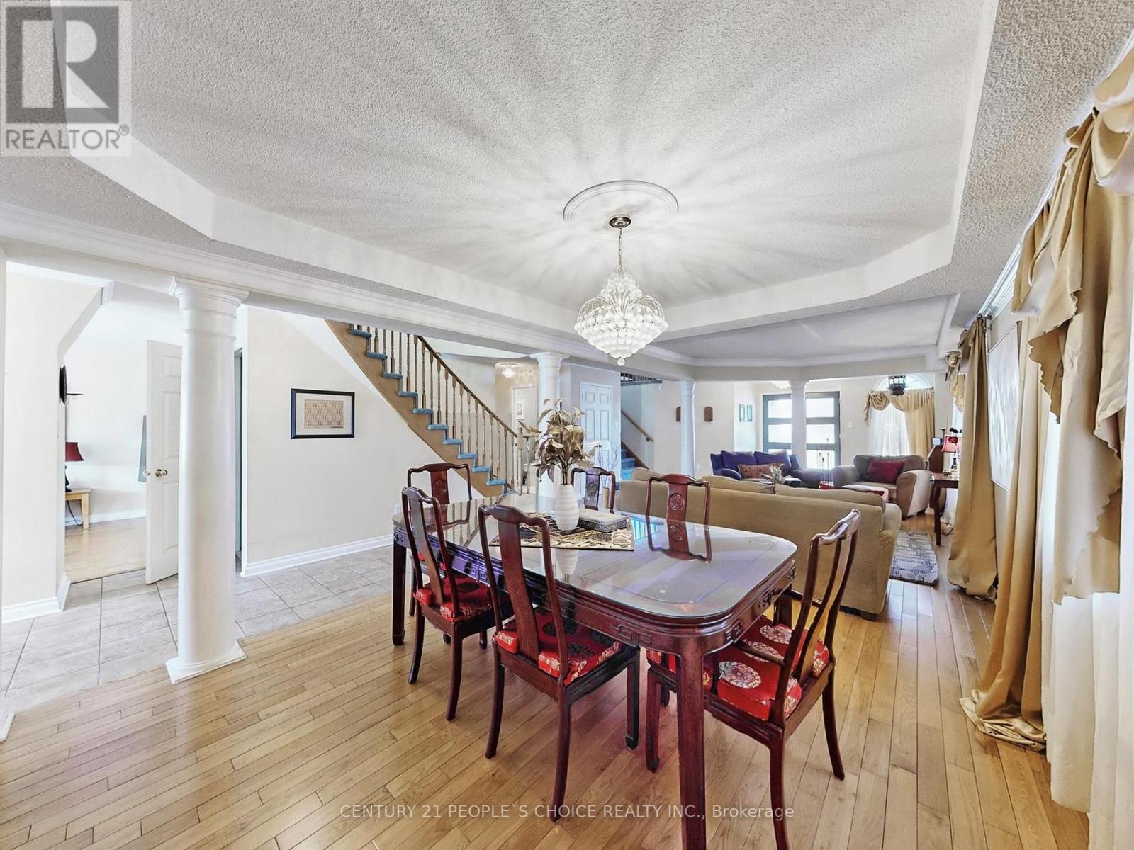 5591 Loonlake Avenue, Mississauga, Ontario  L5V 2E2 - Photo 8 - W12976532