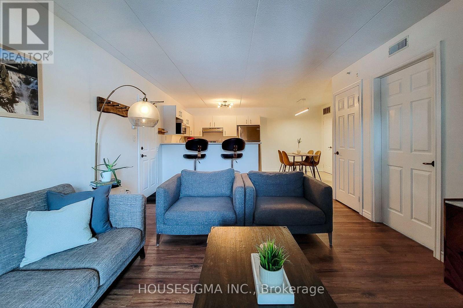 204 - 4003 Kilmer Drive, Burlington, Ontario  L7M 4M1 - Photo 4 - W12976564