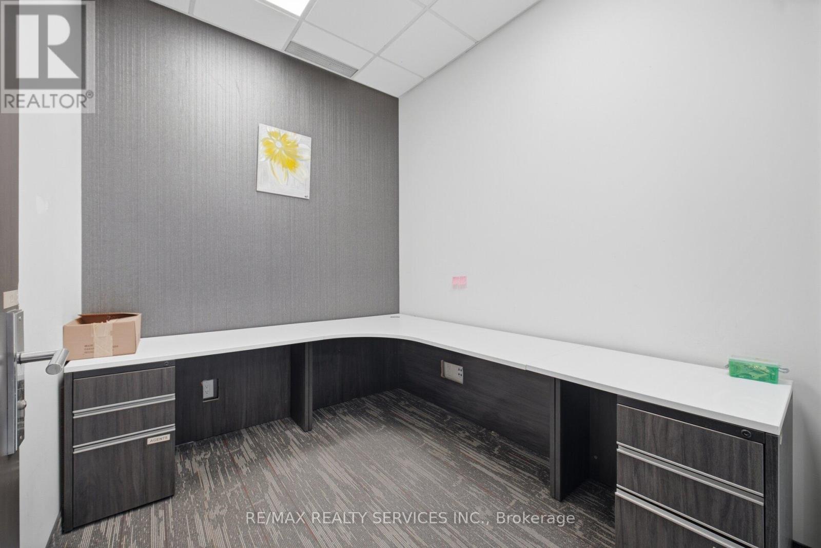 2 - 80 Pertosa Drive, Brampton, Ontario  L6X 5E9 - Photo 10 - W12960510