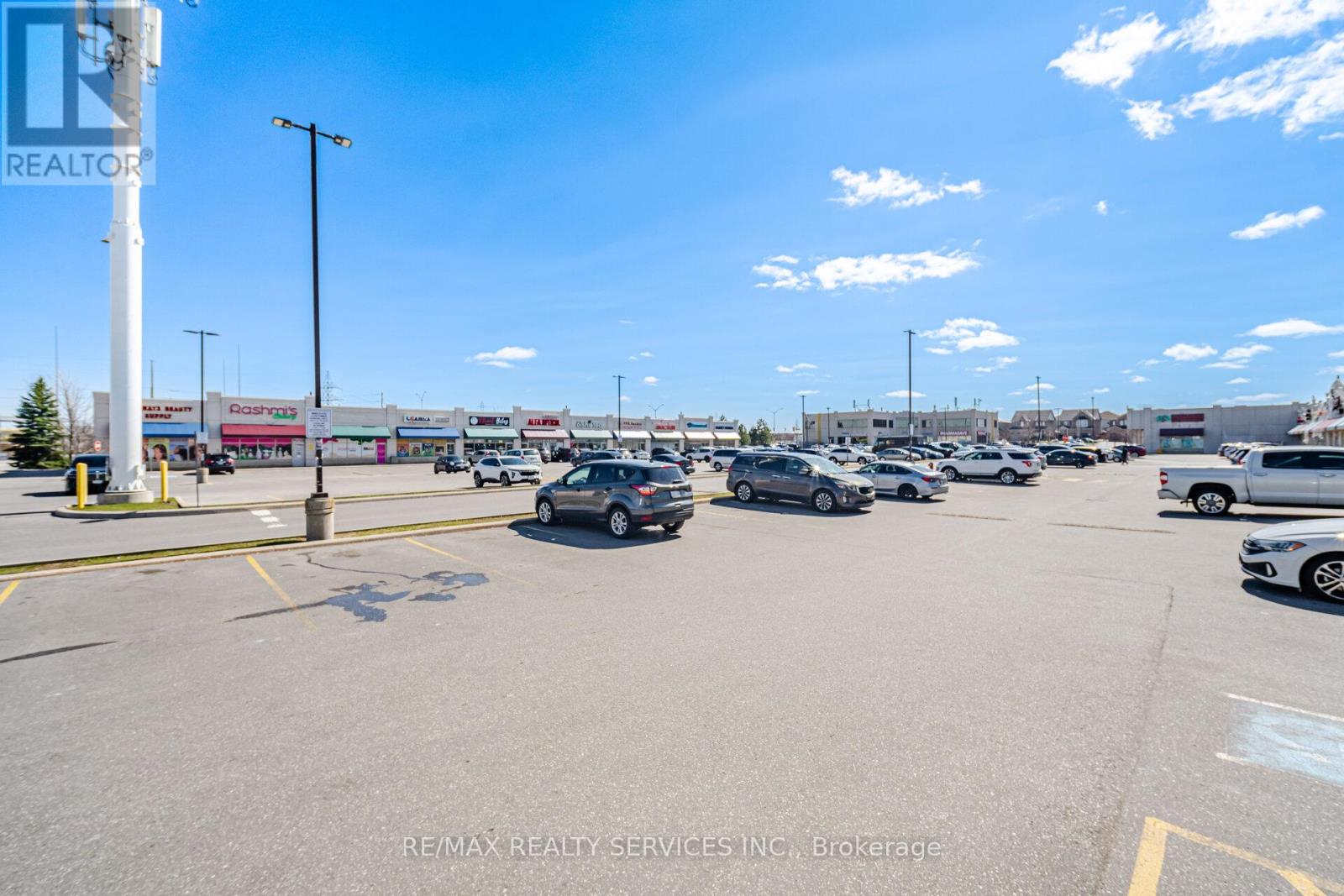 2 - 80 Pertosa Drive, Brampton, Ontario  L6X 5E9 - Photo 38 - W12960510