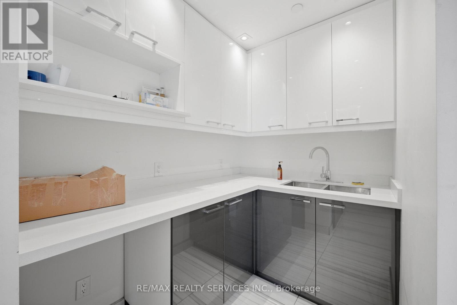 2 - 80 Pertosa Drive, Brampton, Ontario  L6X 5E9 - Photo 27 - W12960510