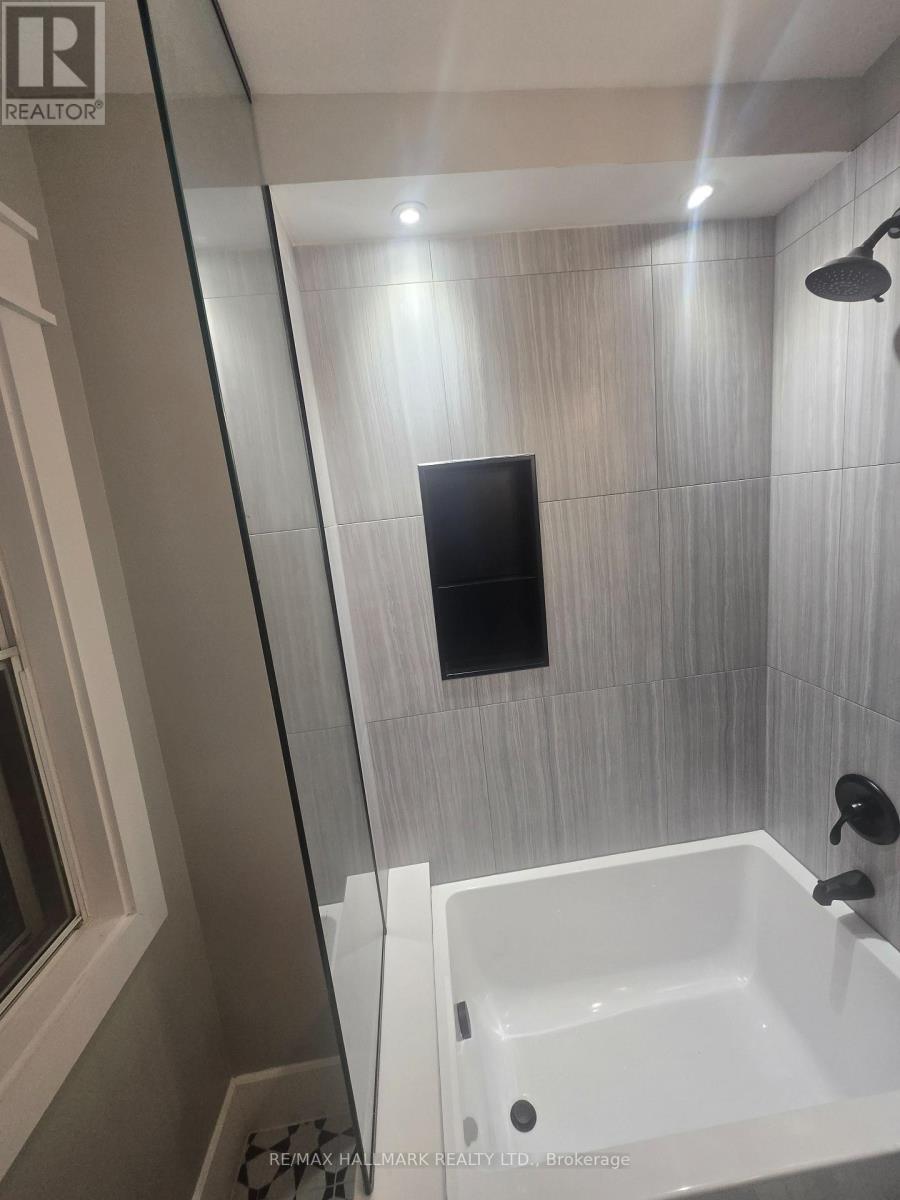 Main - 251 Silverthorn Avenue, Toronto, Ontario  M6N 3K2 - Photo 17 - W12975884