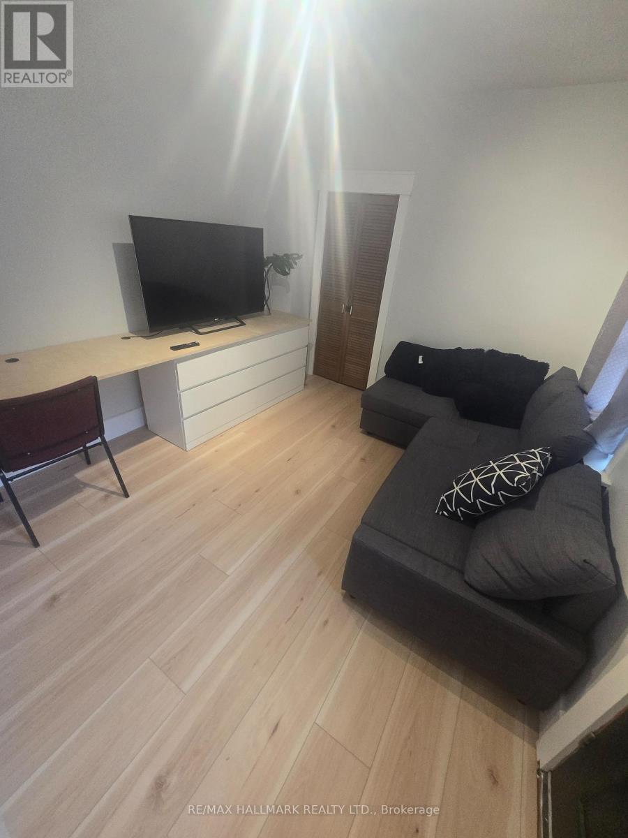 Main - 251 Silverthorn Avenue, Toronto, Ontario  M6N 3K2 - Photo 34 - W12975884