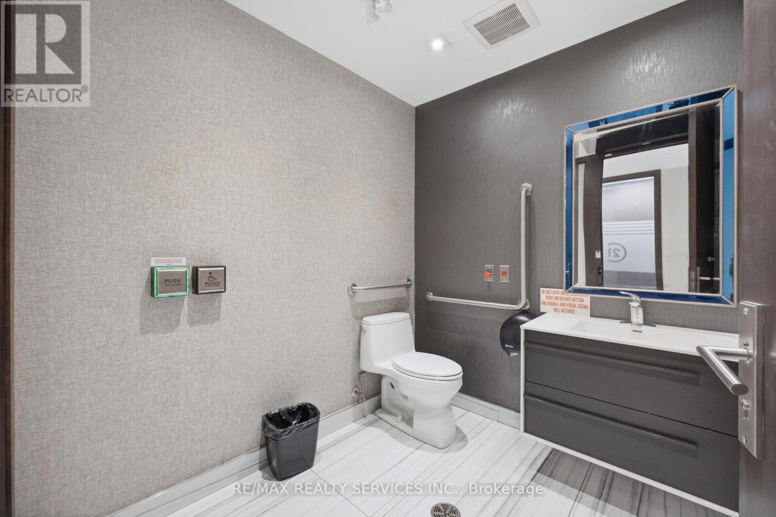 2 - 80 Pertosa Drive, Brampton, Ontario  L6X 5E9 - Photo 28 - W12960510