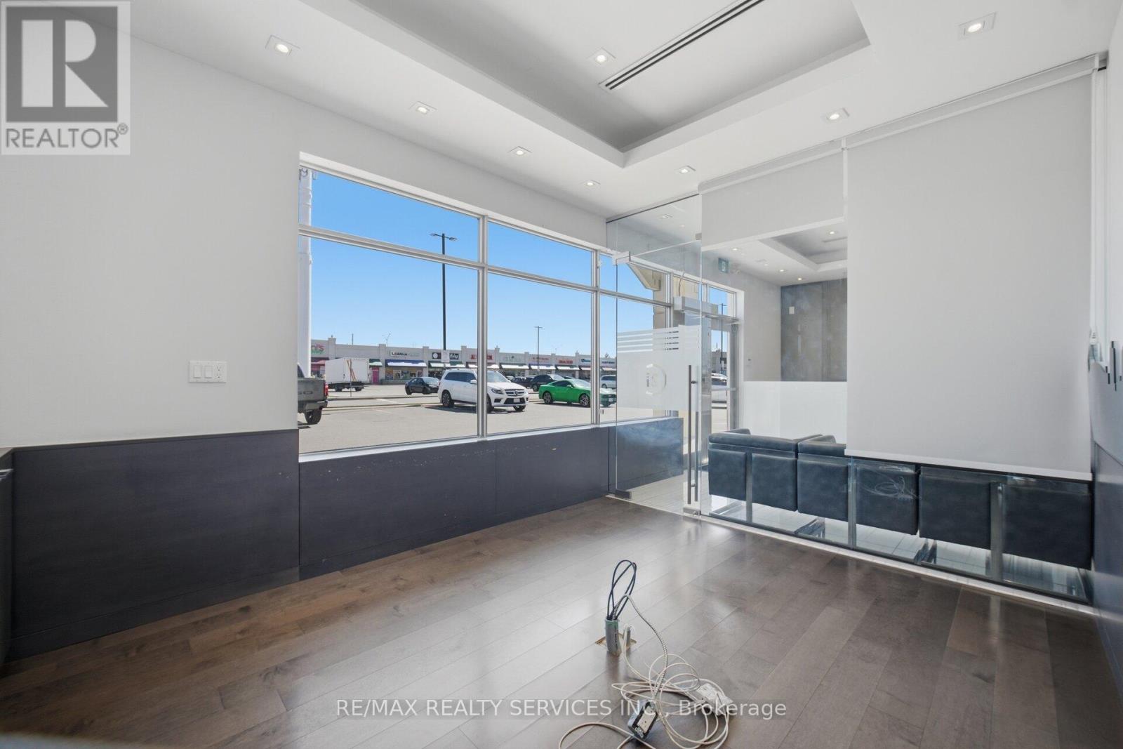 2 - 80 Pertosa Drive, Brampton, Ontario  L6X 5E9 - Photo 8 - W12960510