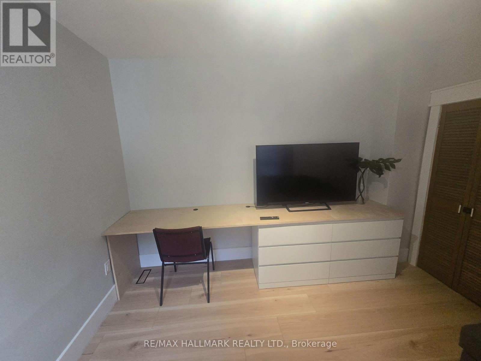 Main - 251 Silverthorn Avenue, Toronto, Ontario  M6N 3K2 - Photo 37 - W12975884