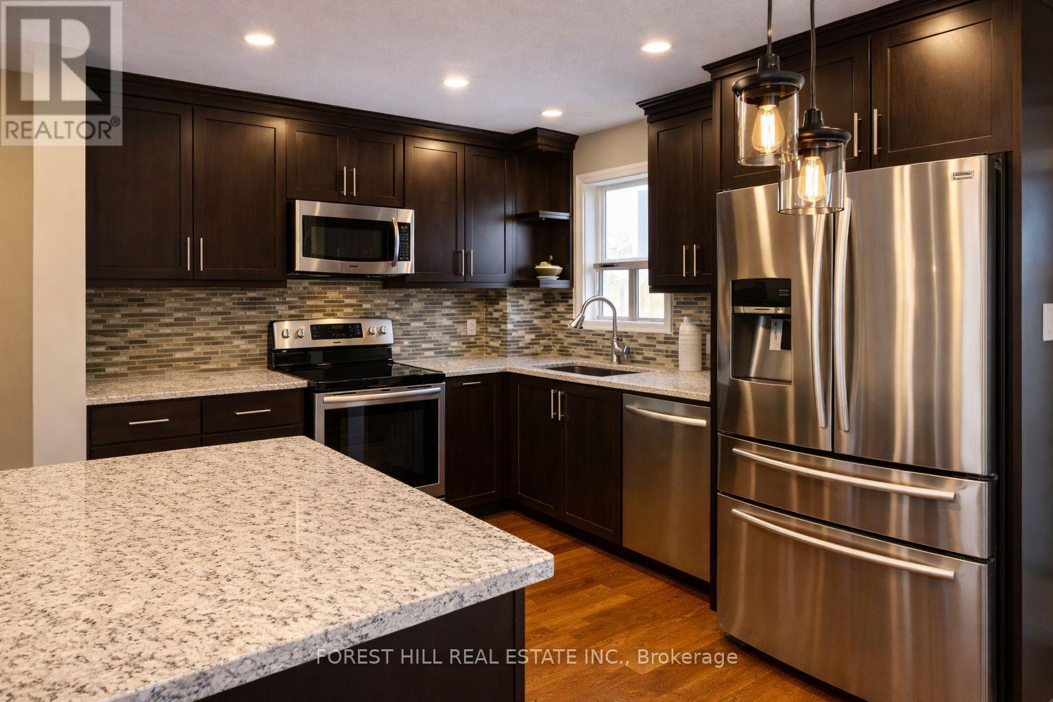 Main - 166 Schell Avenue, Toronto, Ontario  M6E 2T1 - Photo 4 - W12976052