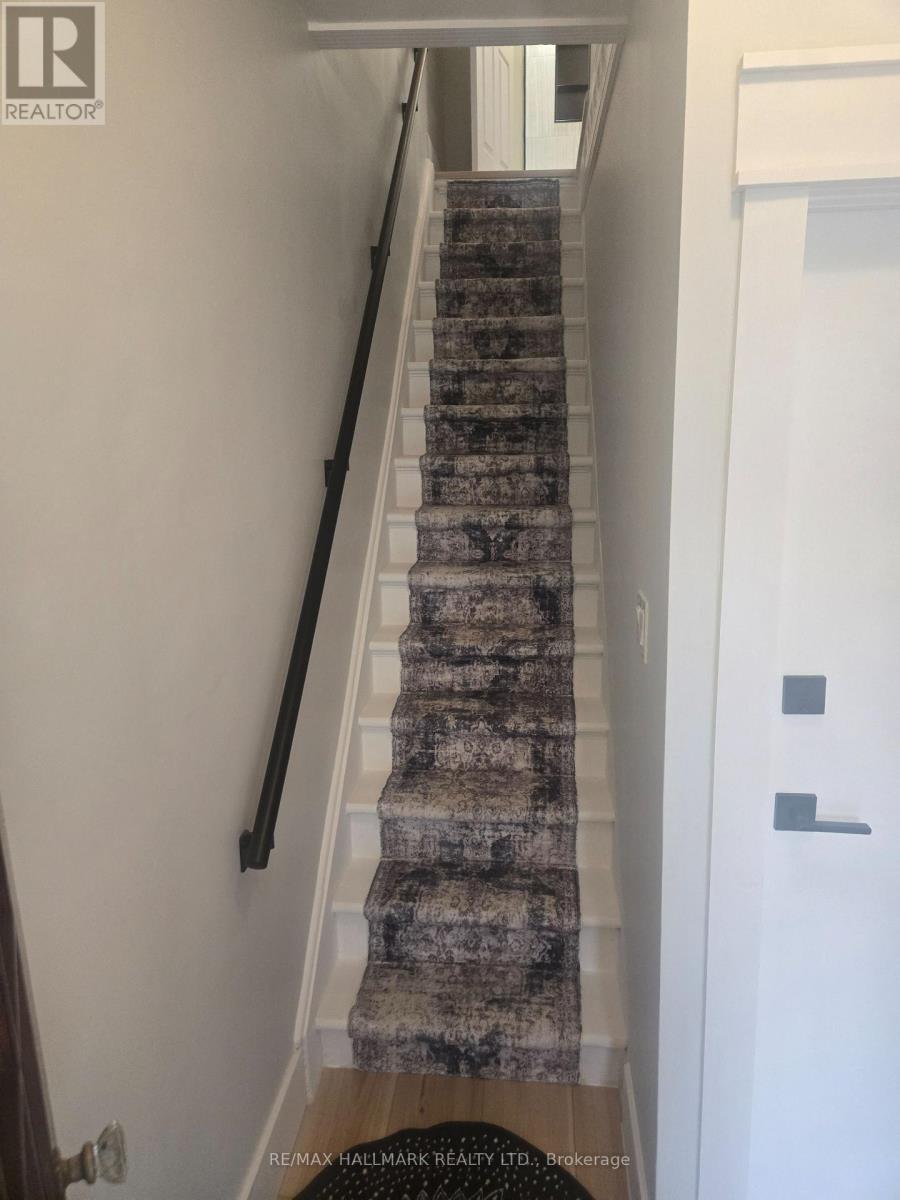 Main - 251 Silverthorn Avenue, Toronto, Ontario  M6N 3K2 - Photo 9 - W12975884