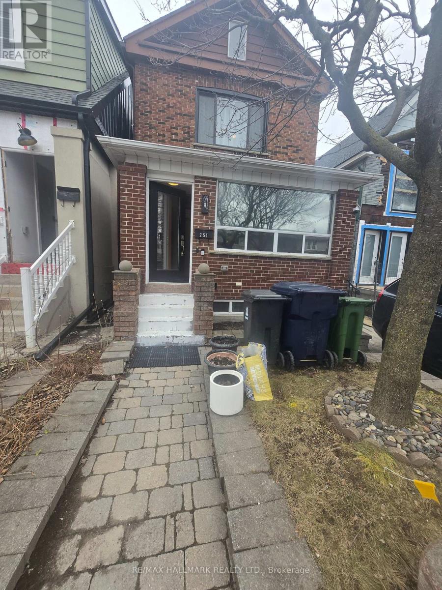 Main - 251 Silverthorn Avenue, Toronto, Ontario  M6N 3K2 - Photo 5 - W12975884