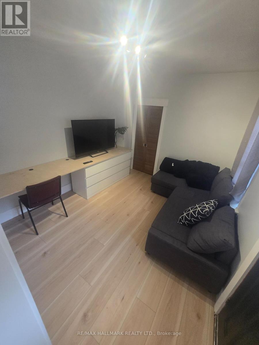 Main - 251 Silverthorn Avenue, Toronto, Ontario  M6N 3K2 - Photo 33 - W12975884