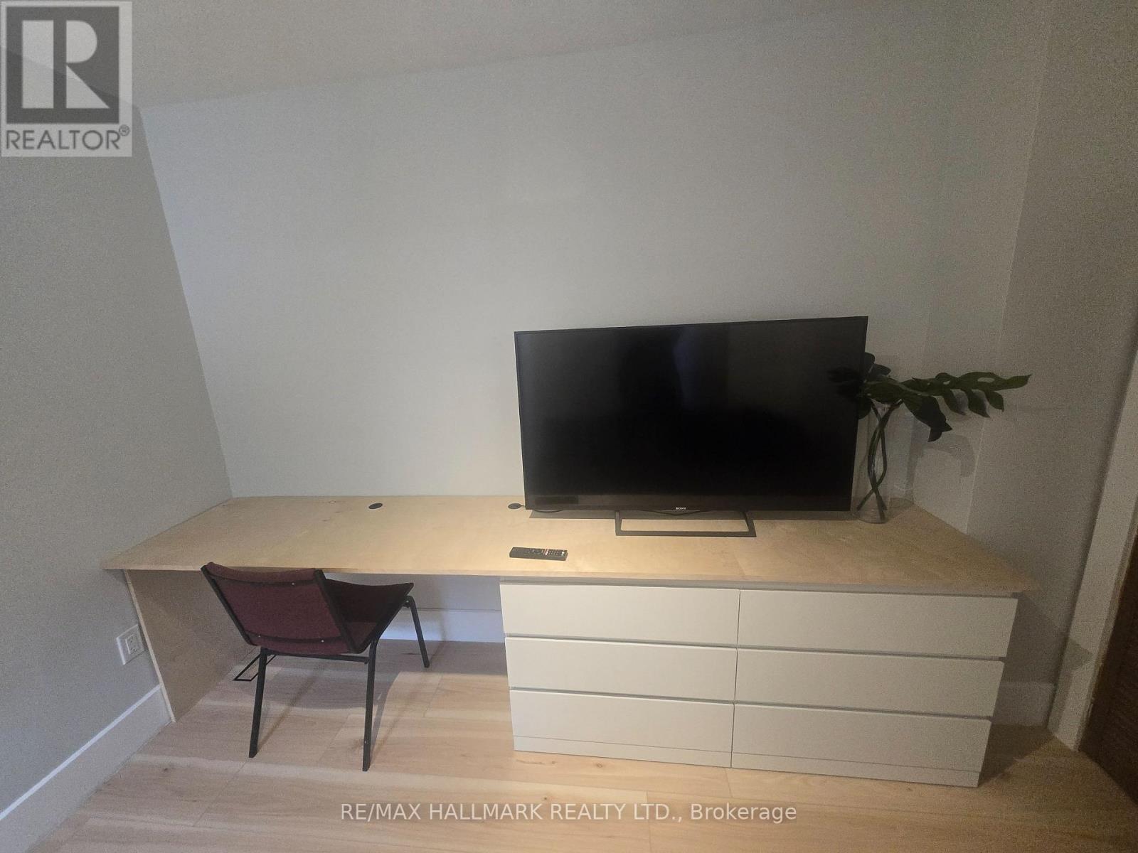 Main - 251 Silverthorn Avenue, Toronto, Ontario  M6N 3K2 - Photo 38 - W12975884