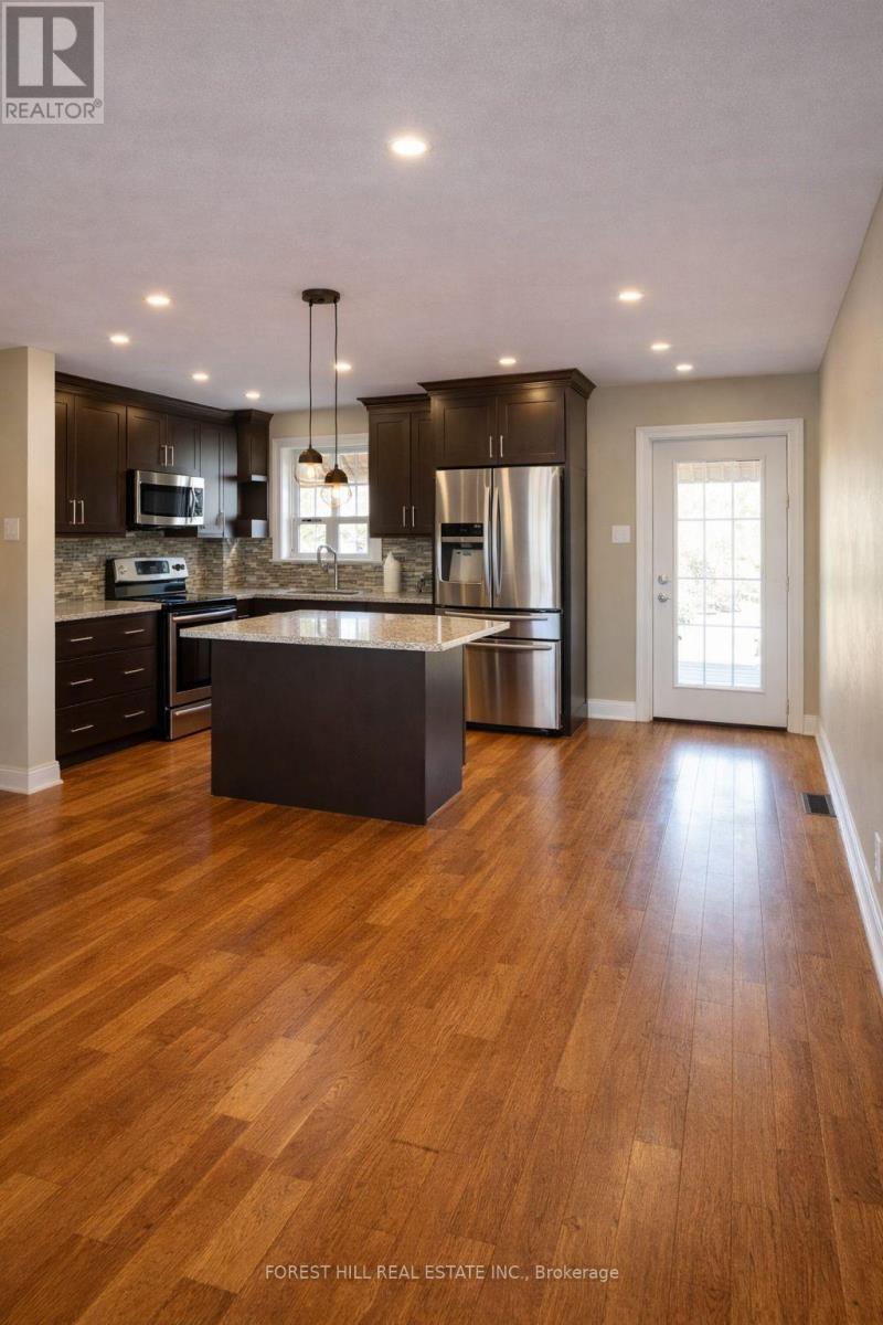 Main - 166 Schell Avenue, Toronto, Ontario  M6E 2T1 - Photo 3 - W12976052