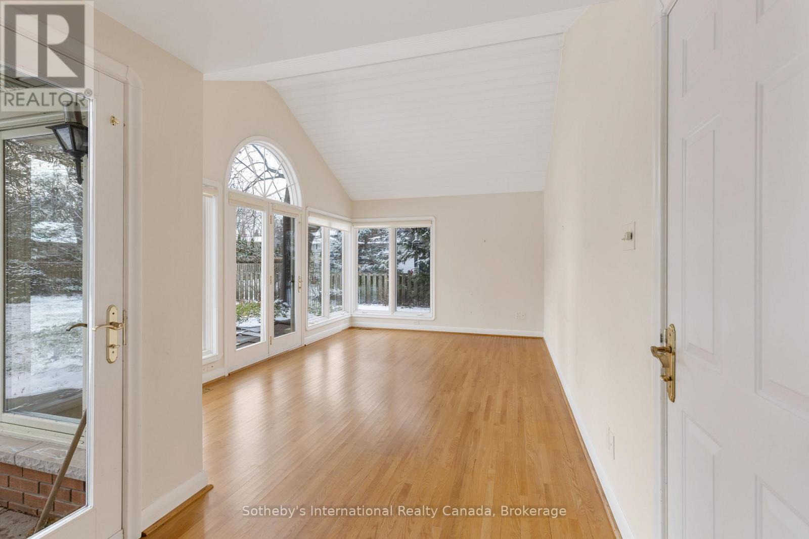 174 Claxton Drive, Oakville, Ontario  L6J 4N9 - Photo 8 - W12976710