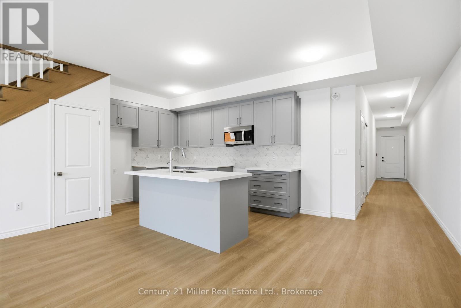 12 - 2 Slessor Boulevard, Grimsby, Ontario  L3M 5J4 - Photo 10 - X12976594