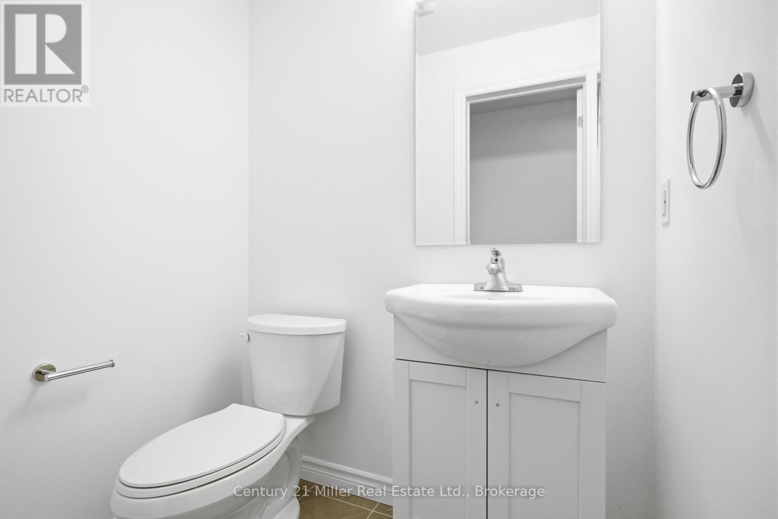 12 - 2 Slessor Boulevard, Grimsby, Ontario  L3M 5J4 - Photo 5 - X12976594