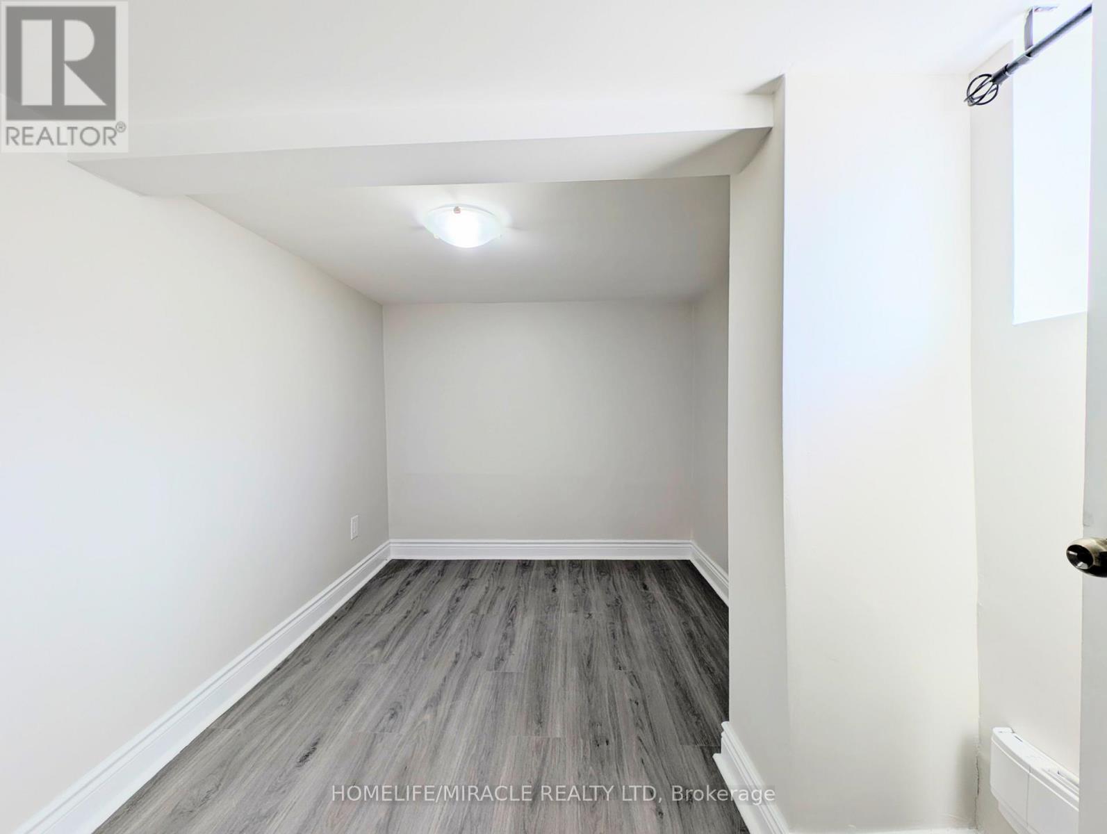 137 Proctor Street, Sarnia, Ontario  N7T 3G1 - Photo 27 - X12976314