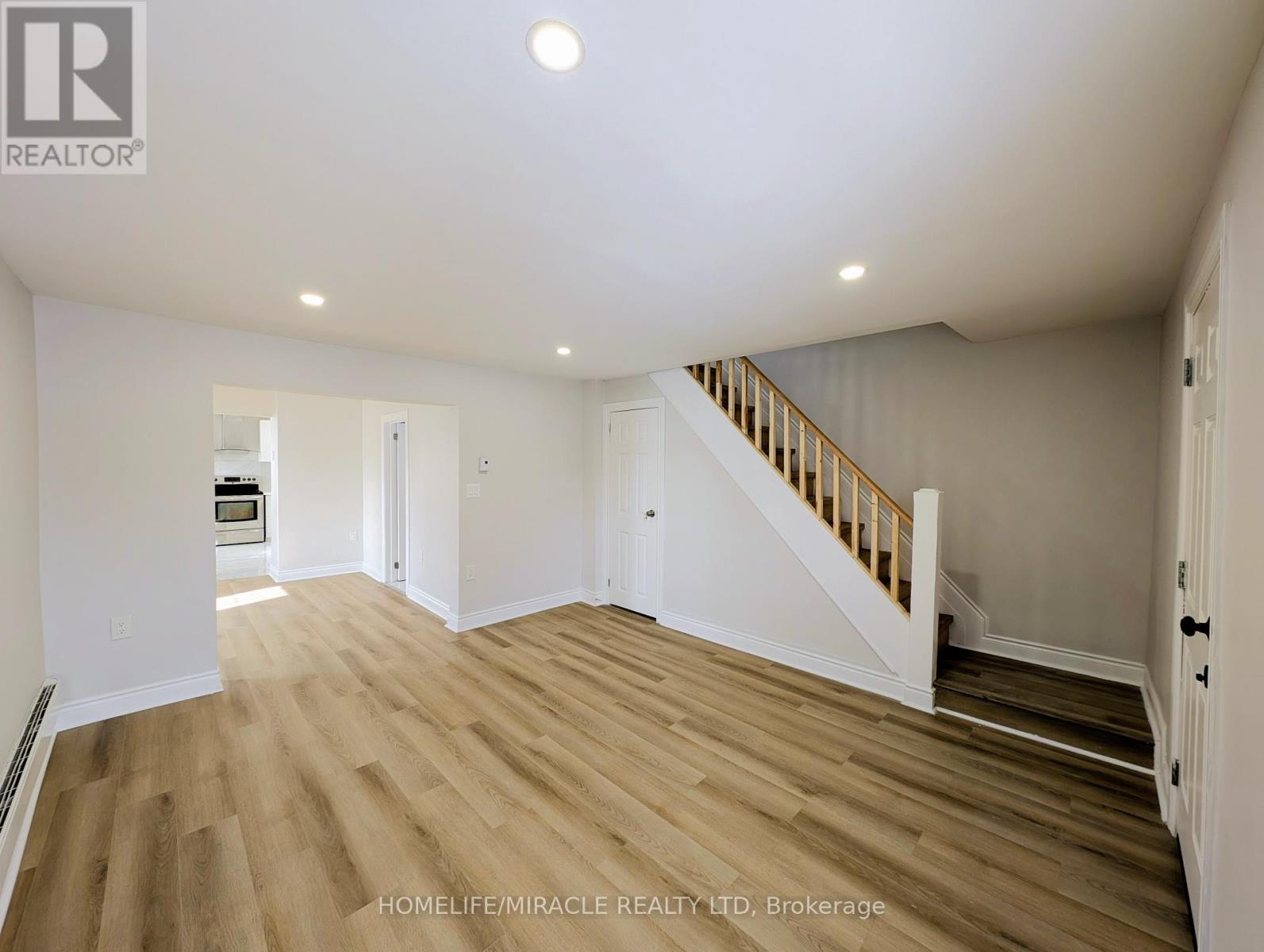 137 Proctor Street, Sarnia, Ontario  N7T 3G1 - Photo 5 - X12976314