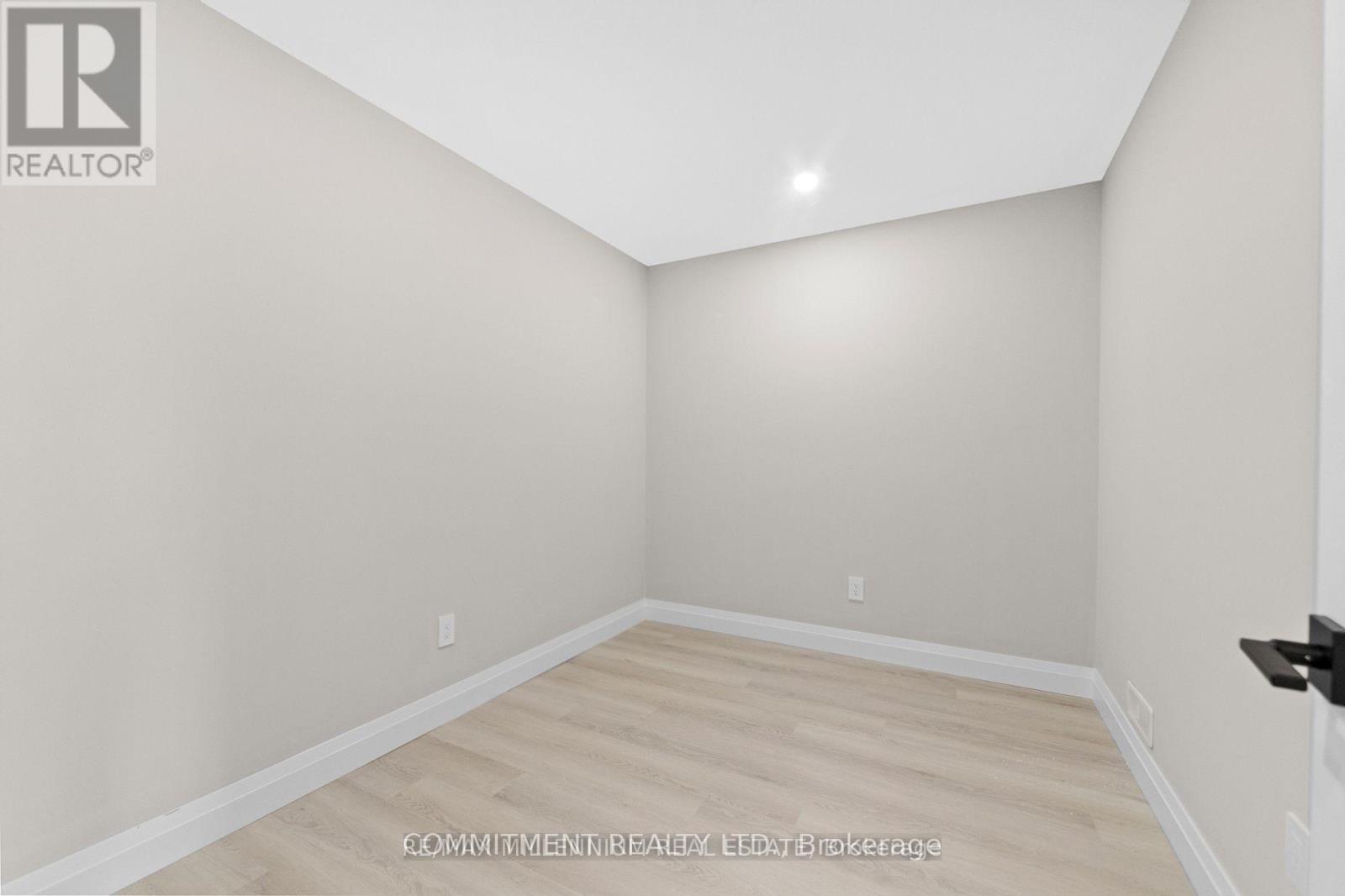 21 Warren Trail, Welland, Ontario L3B 0N8 - Photo 12 - X12976336