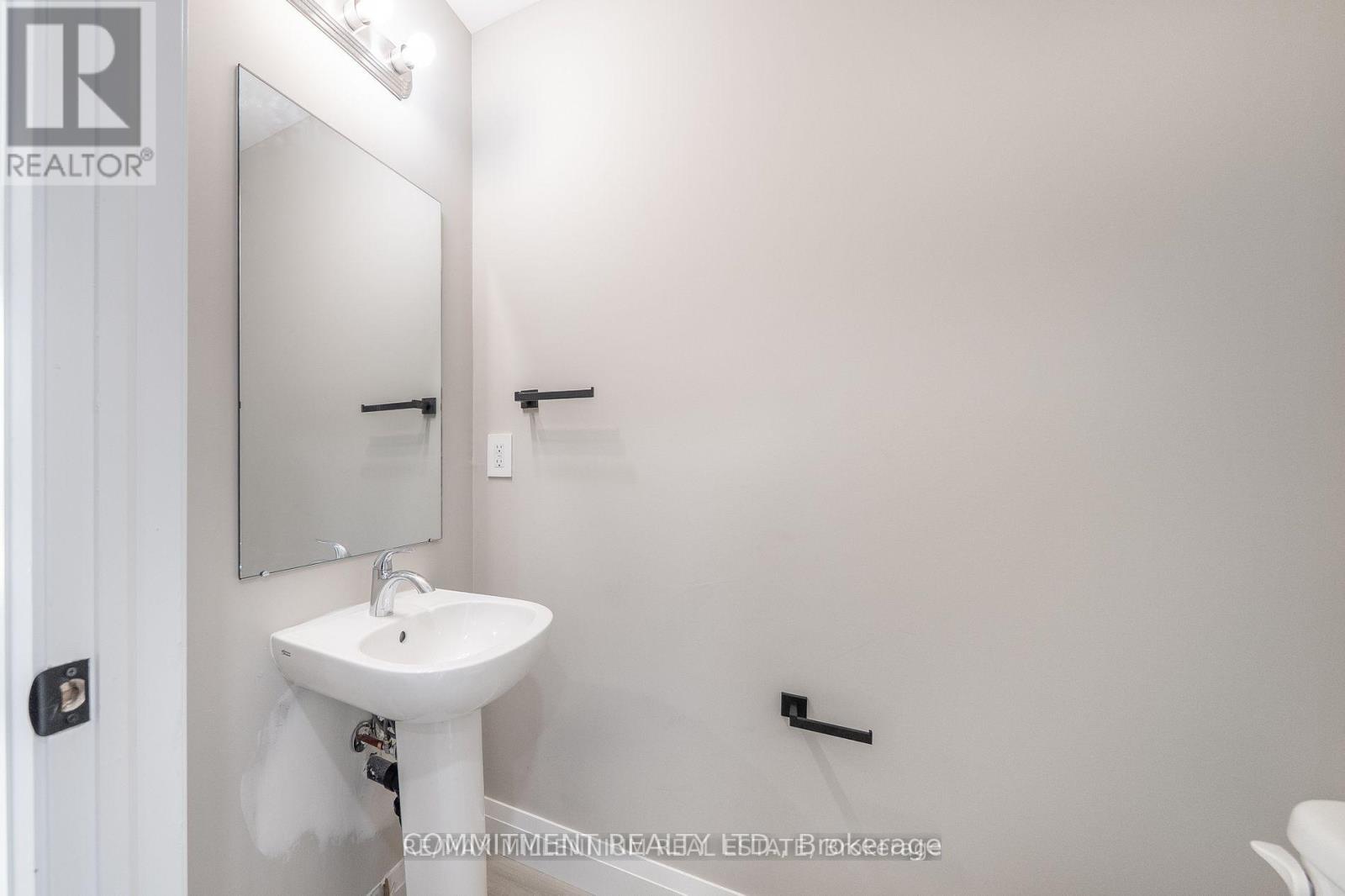 21 Warren Trail, Welland, Ontario L3B 0N8 - Photo 14 - X12976336