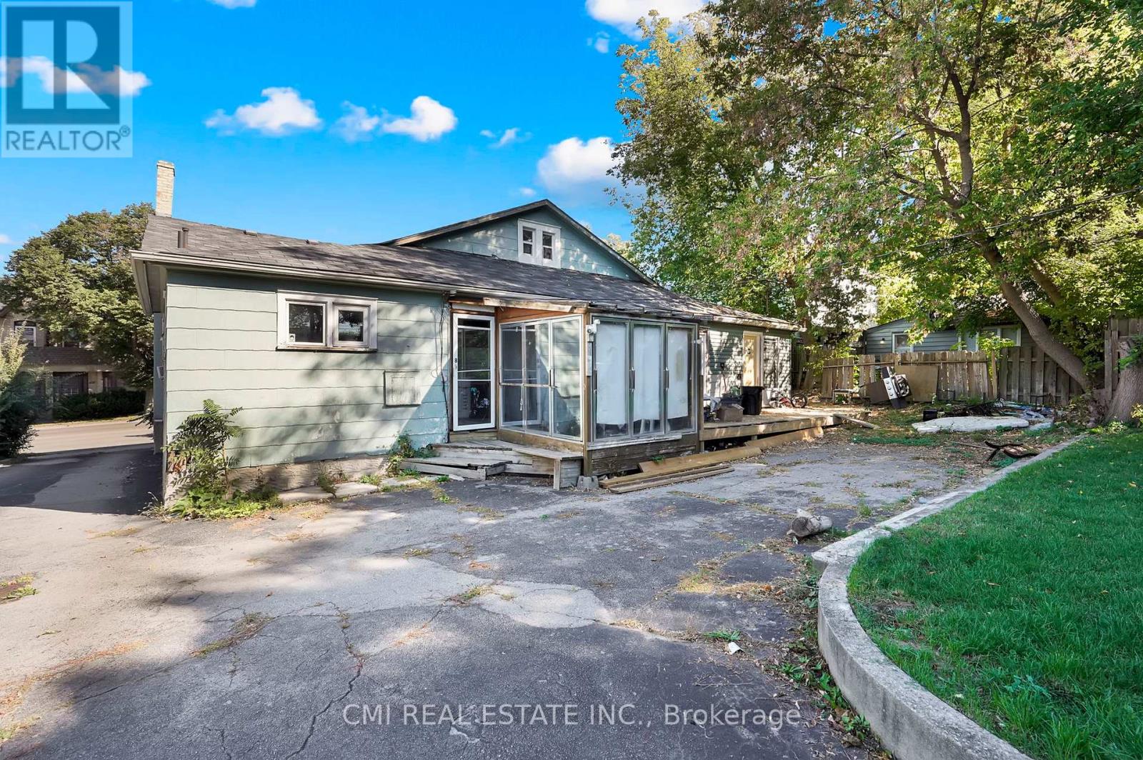 219 Dalhousie Street, Brantford, Ontario  N3S 3T8 - Photo 4 - X12976352