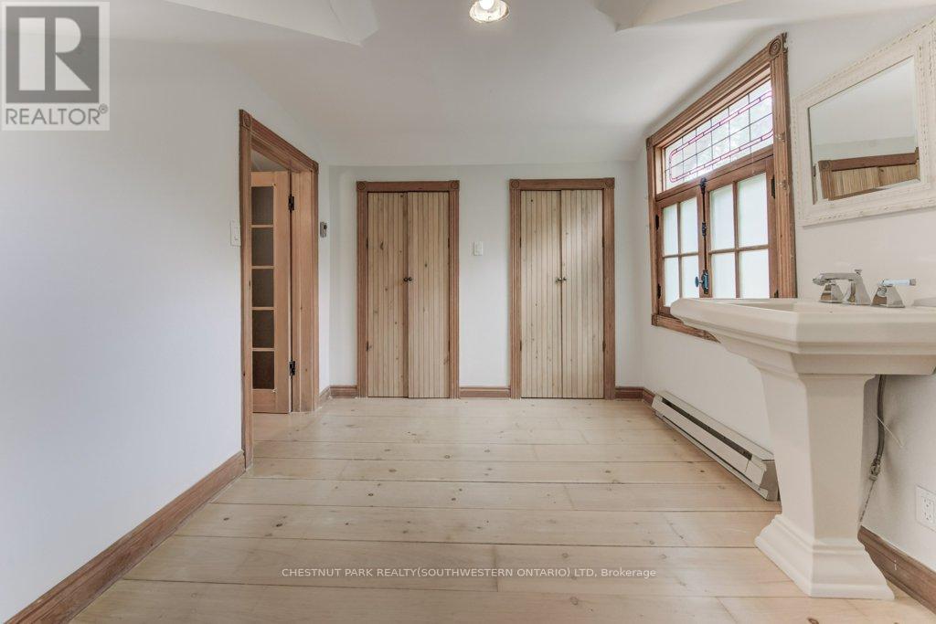 177 Piper Street, North Dumfries, Ontario  N0B 1E0 - Photo 37 - X12976364