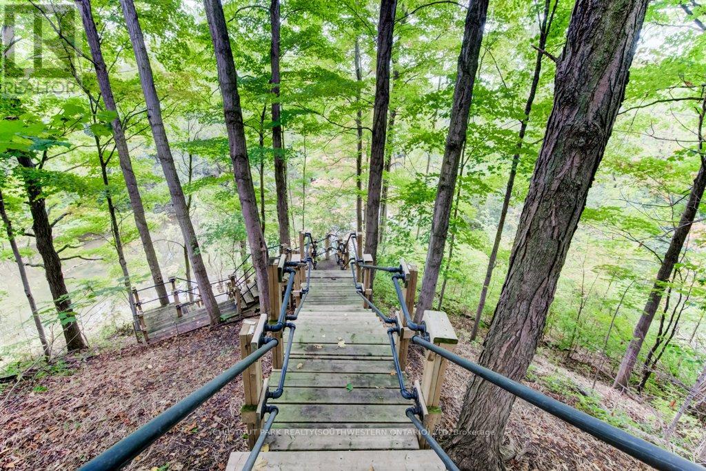 177 Piper Street, North Dumfries, Ontario  N0B 1E0 - Photo 48 - X12976364