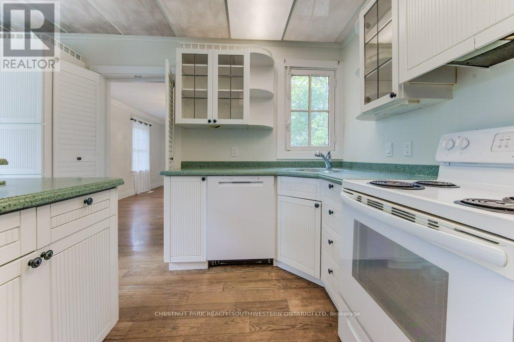 177 Piper Street, North Dumfries, Ontario  N0B 1E0 - Photo 8 - X12976364