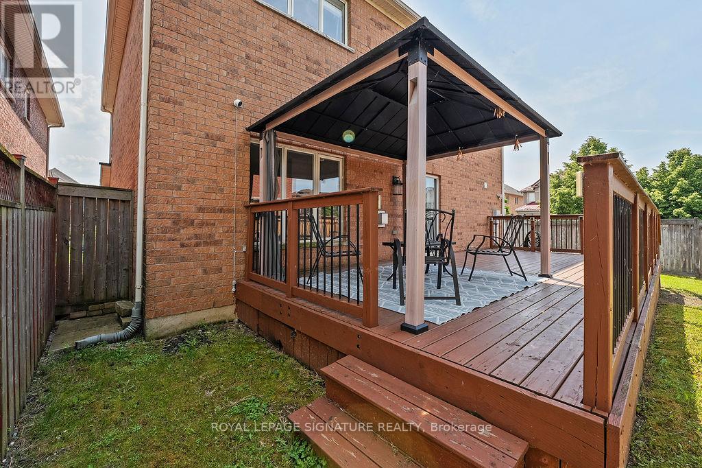 30 Oakrun Street, Hamilton, Ontario  L8E 6E7 - Photo 3 - X12976424