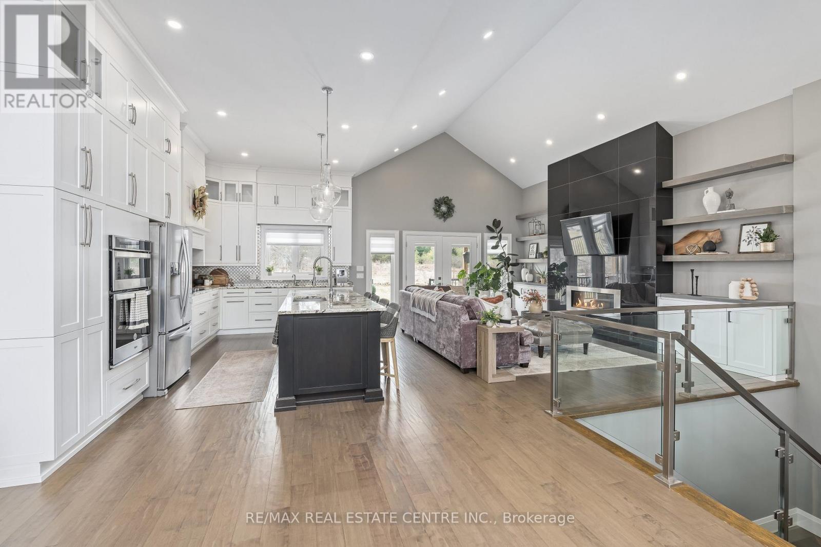 9677 Tenth Side Road, Erin, Ontario  N0B 1T0 - Photo 12 - X12976490