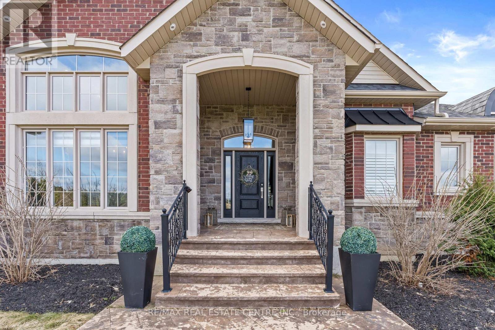 9677 Tenth Side Road, Erin, Ontario  N0B 1T0 - Photo 4 - X12976490