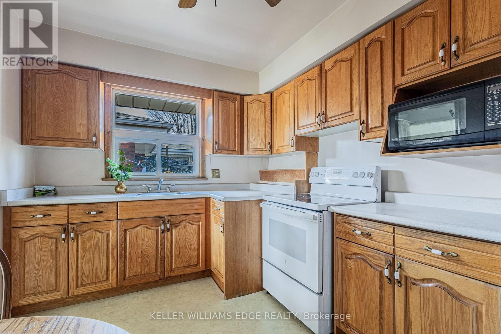 14 Pleasant Avenue, Hamilton, Ontario  L8G 2L2 - Photo 13 - X12976506