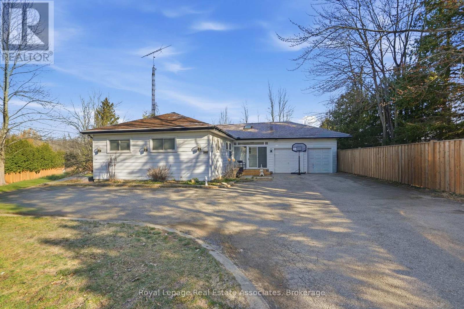 1967 REGIONAL 97 ROAD, Hamilton, Ontario