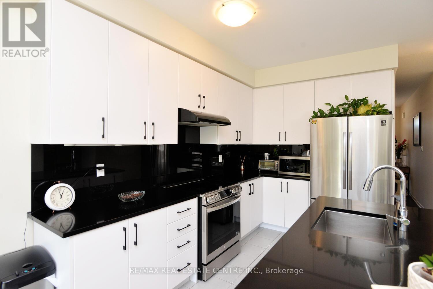 55 Magdalena Street, Hamilton, Ontario  L8J 0M3 - Photo 12 - X12971164