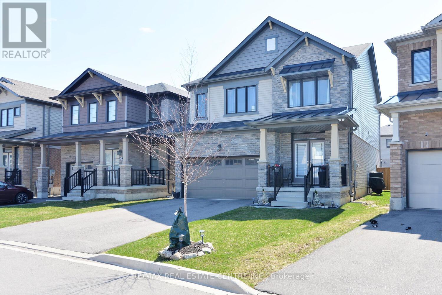 55 Magdalena Street, Hamilton, Ontario  L8J 0M3 - Photo 3 - X12971164