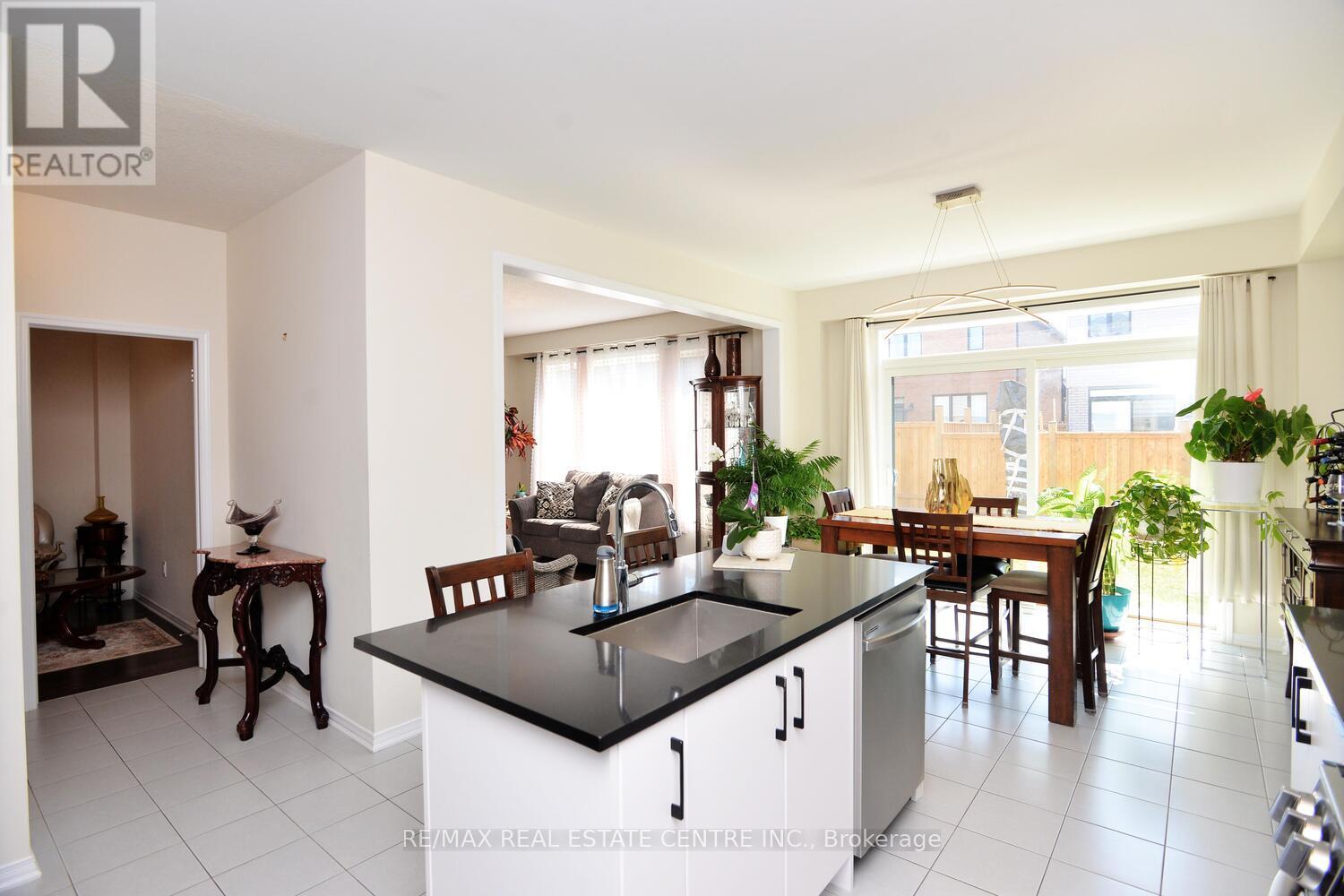 55 Magdalena Street, Hamilton, Ontario  L8J 0M3 - Photo 13 - X12971164