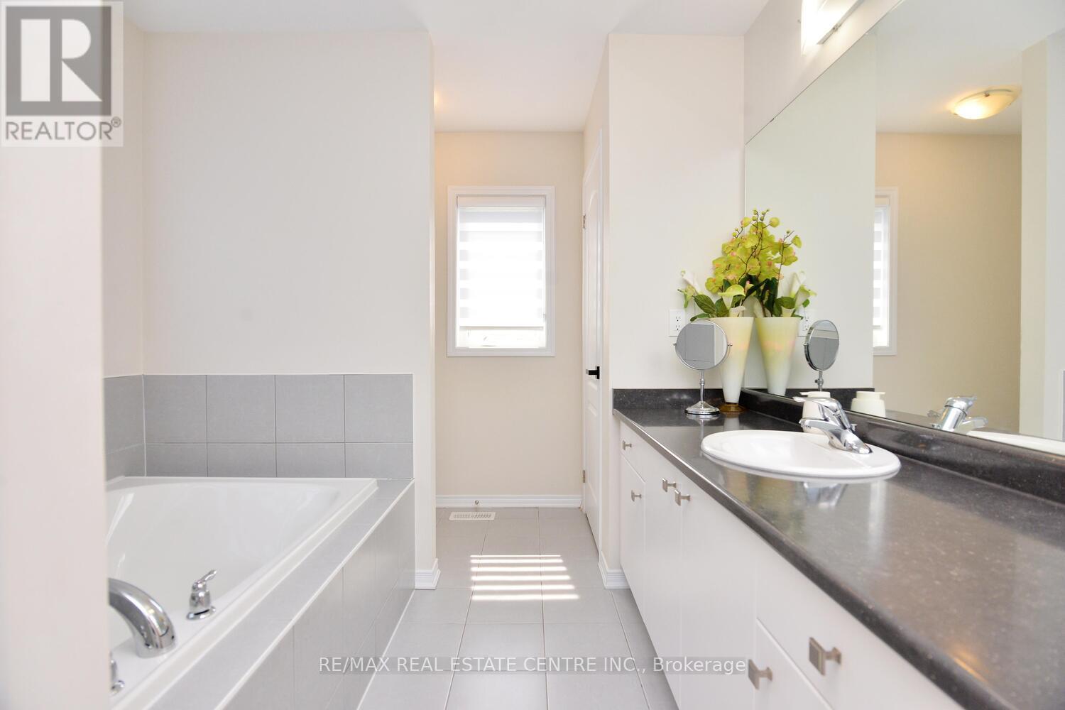 55 Magdalena Street, Hamilton, Ontario  L8J 0M3 - Photo 39 - X12971164