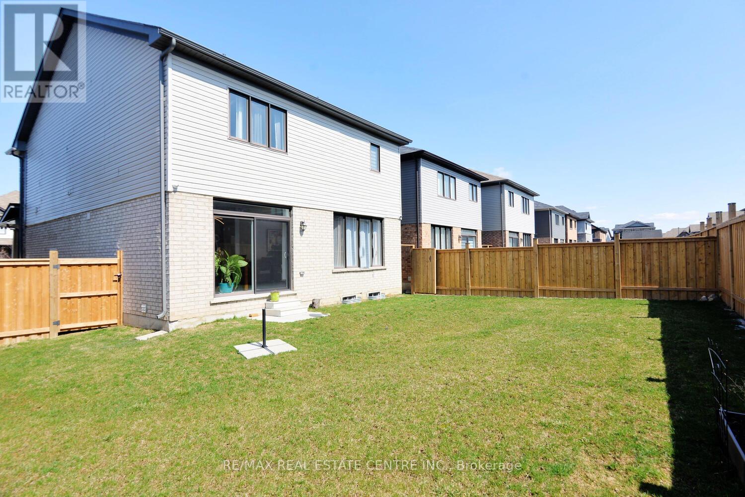 55 Magdalena Street, Hamilton, Ontario  L8J 0M3 - Photo 46 - X12971164