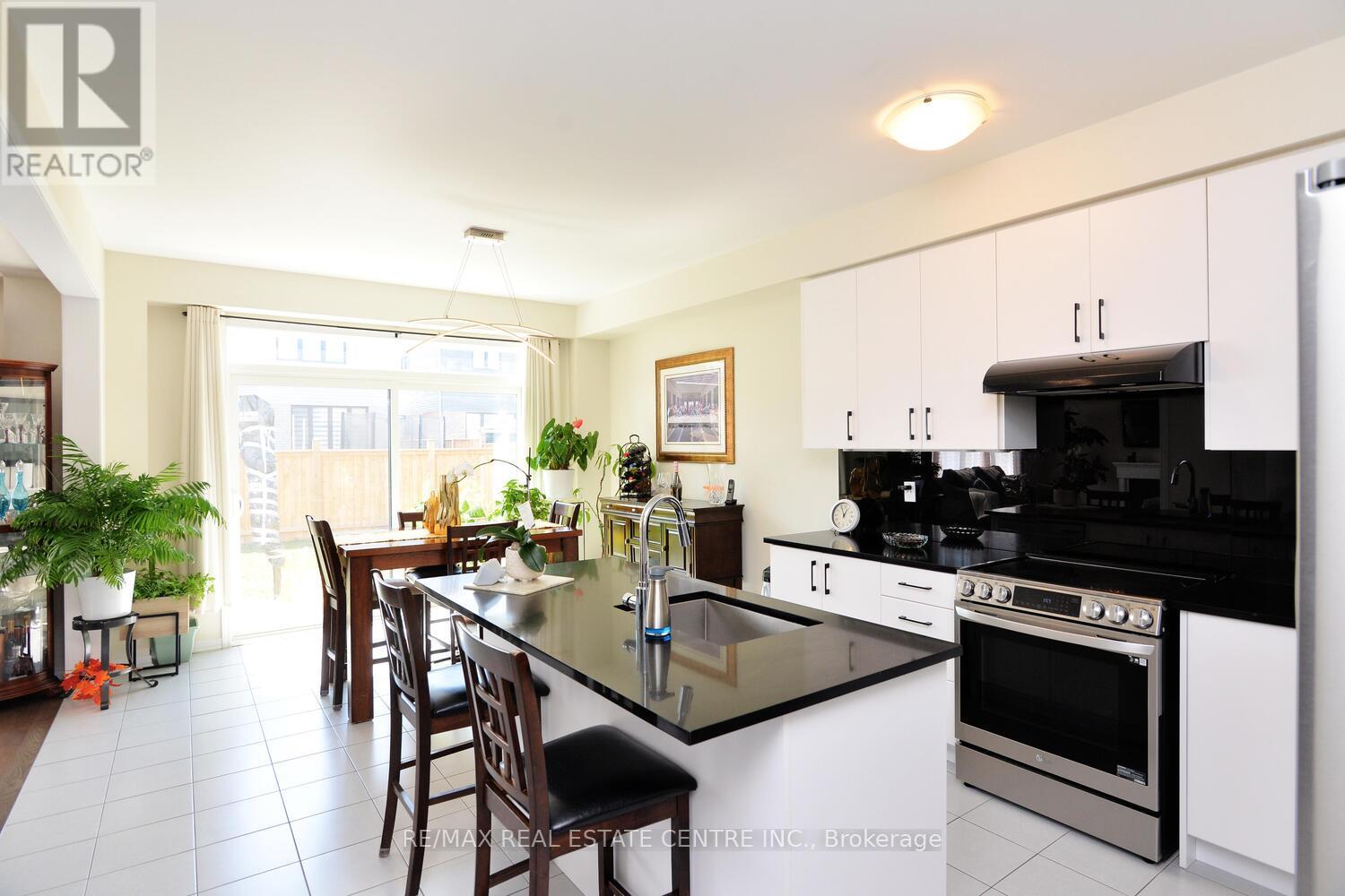 55 Magdalena Street, Hamilton, Ontario  L8J 0M3 - Photo 9 - X12971164